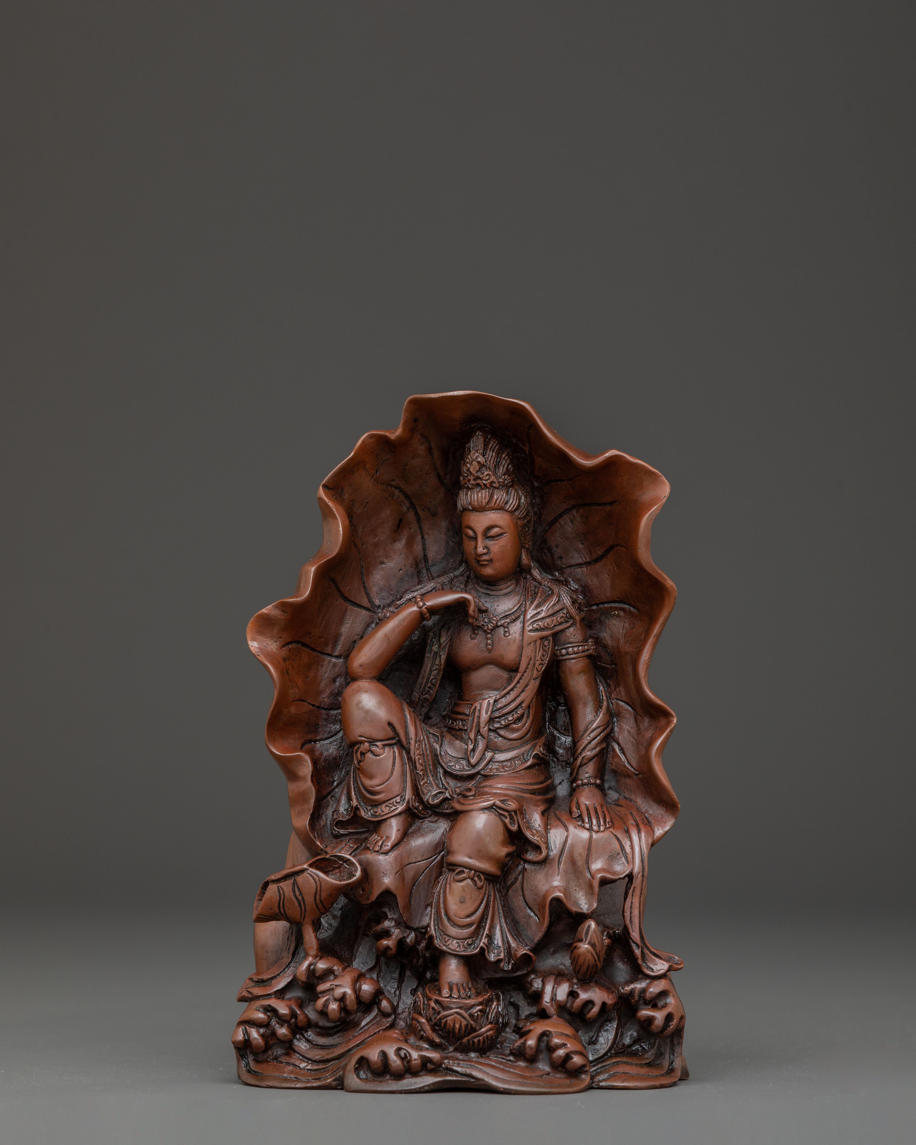 statue-of-lord-Gaunyin