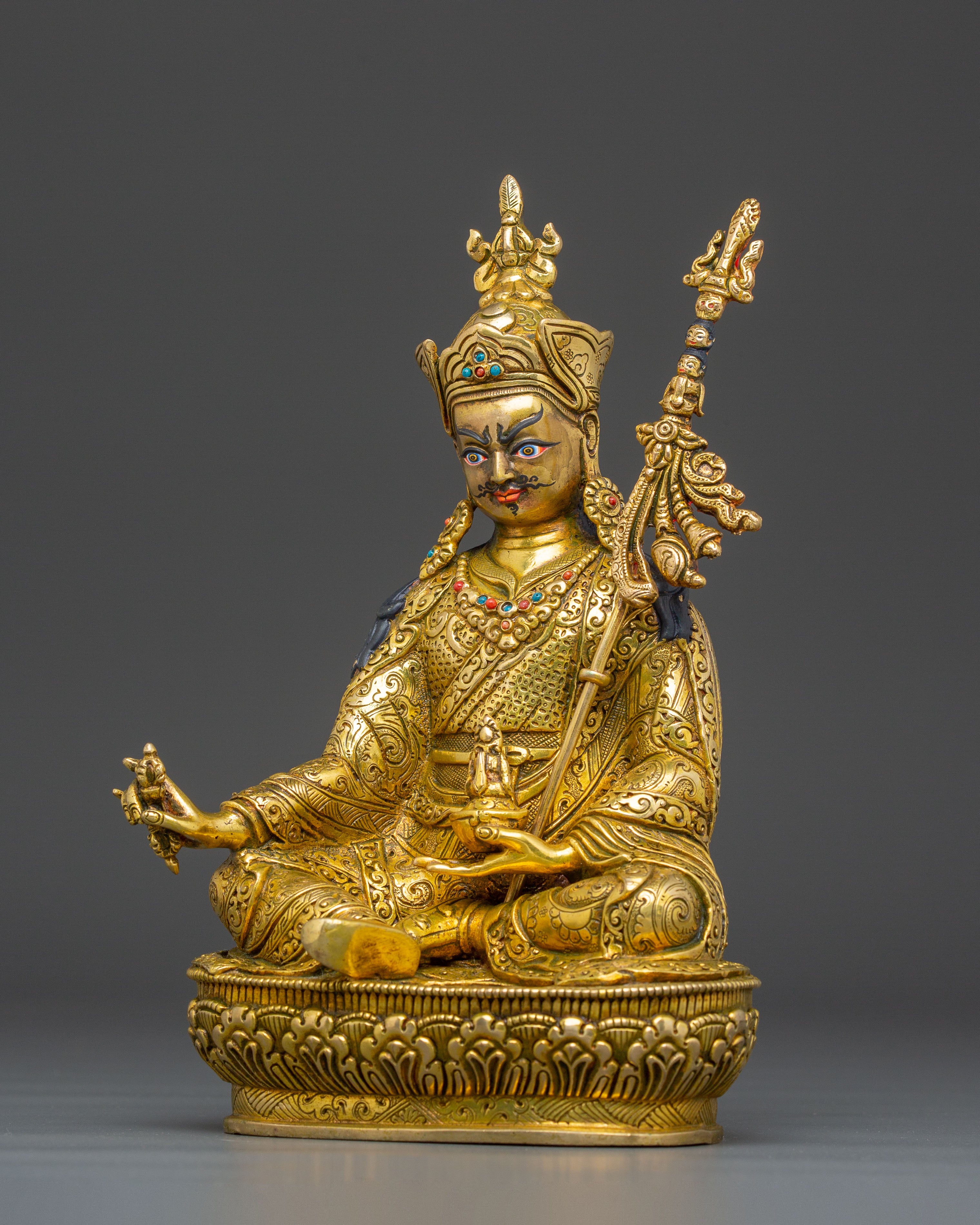 Himalayan Vajrayana Buddhist Master Guru Rinpoche Statue