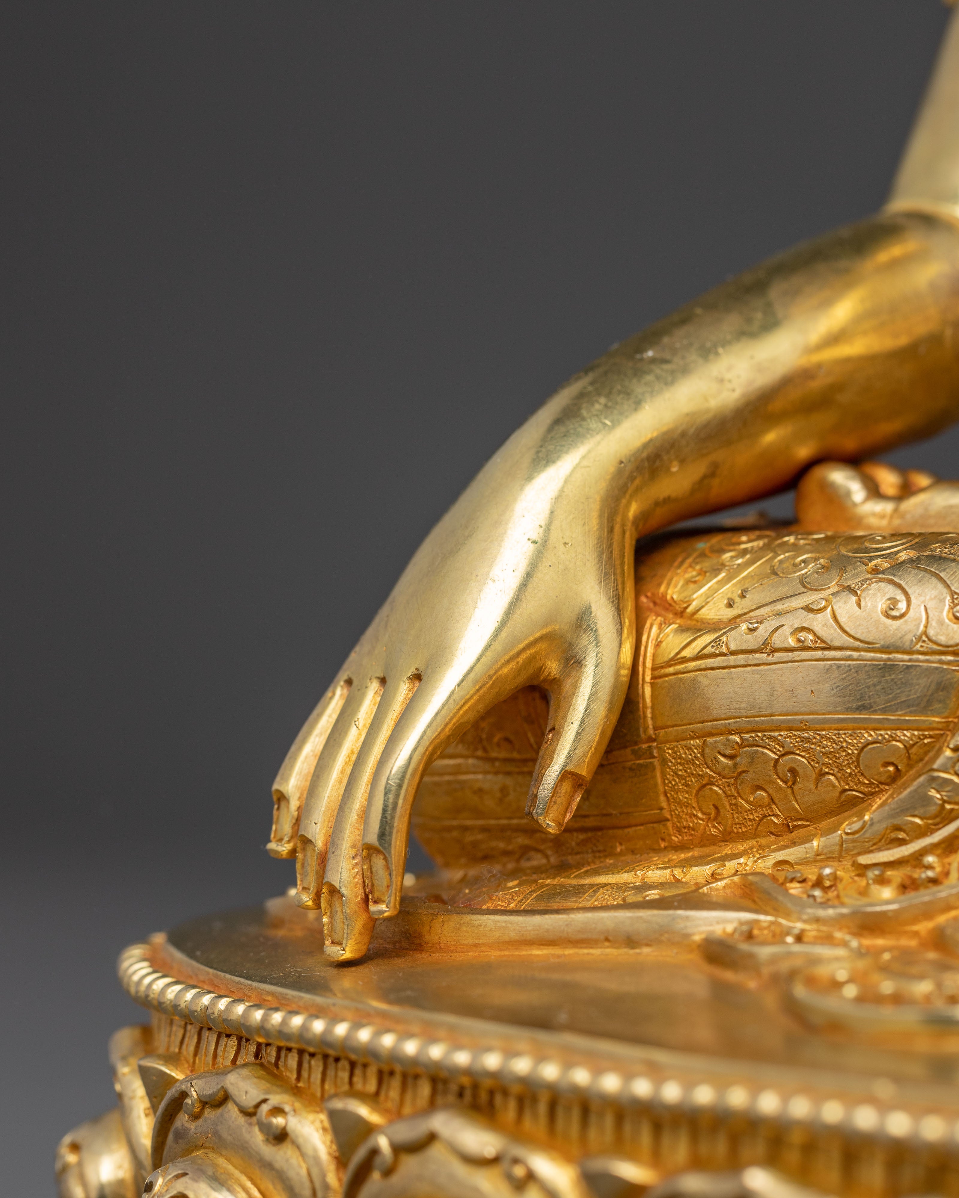 Traditional Copper Handmade Statue of Buddha Shakyamuni