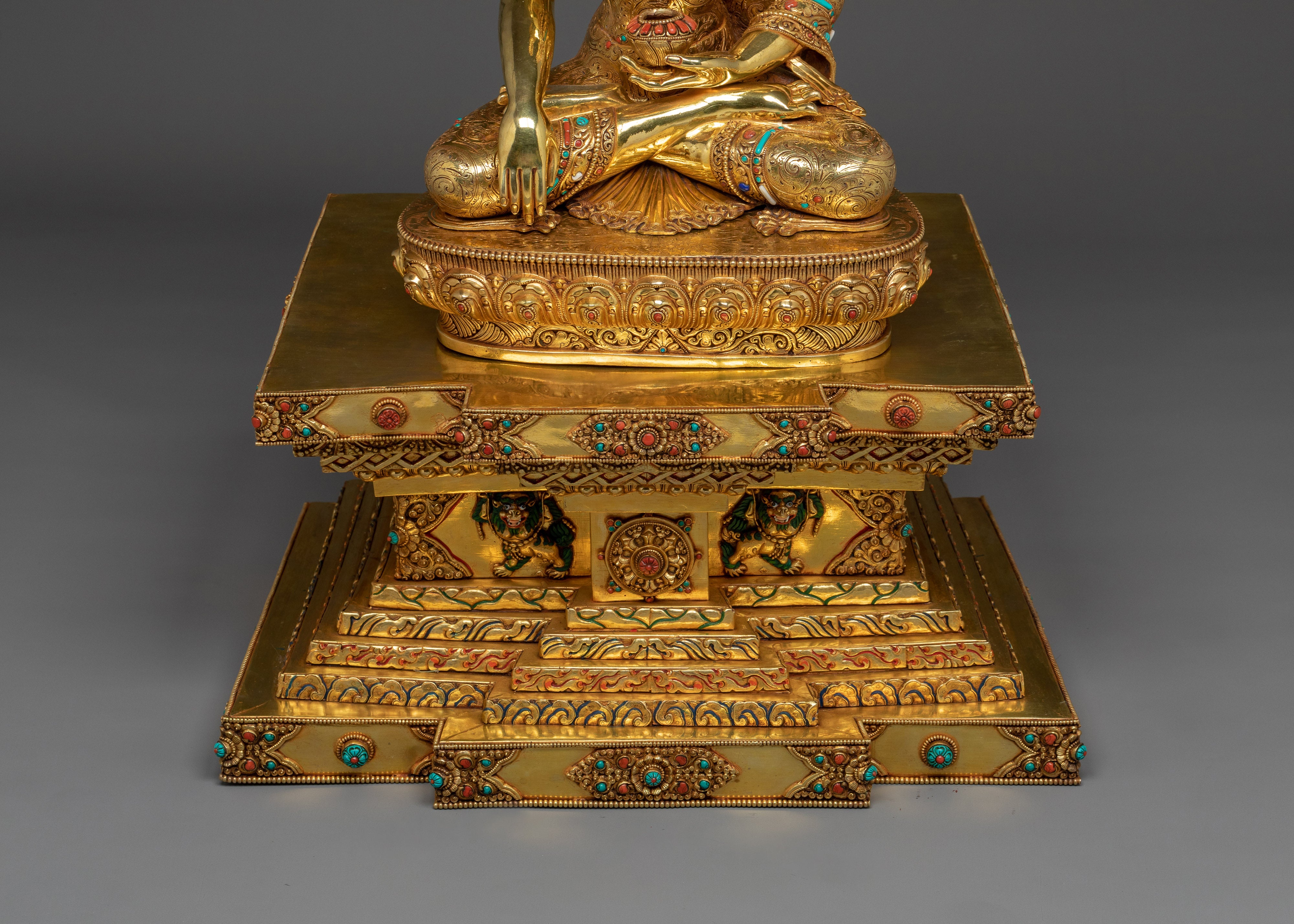 Figurine of Shakyamuni Buddha on throne | Embodying the Noble Path to Enlightenment