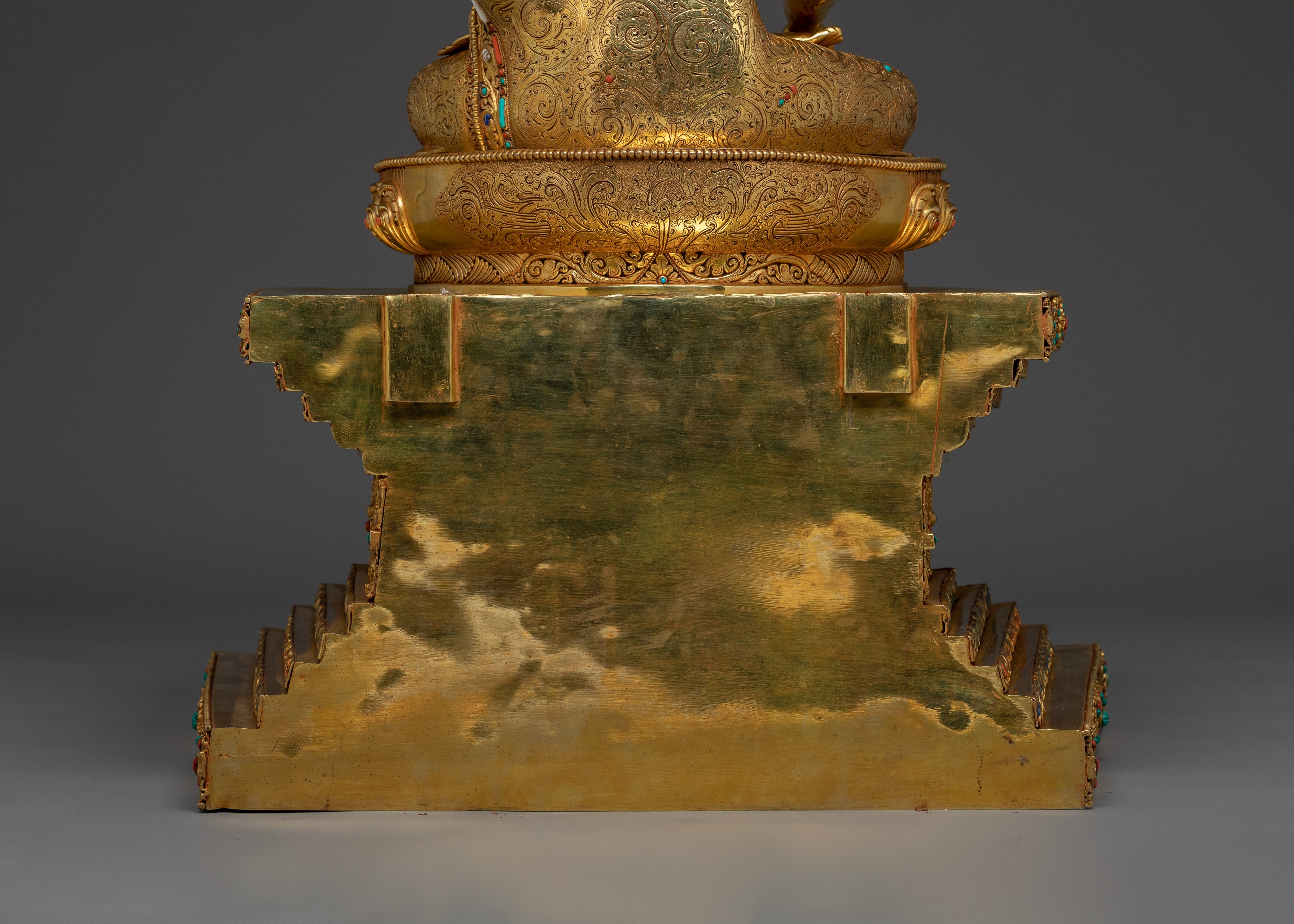 Figurine of Shakyamuni Buddha on throne | Embodying the Noble Path to Enlightenment
