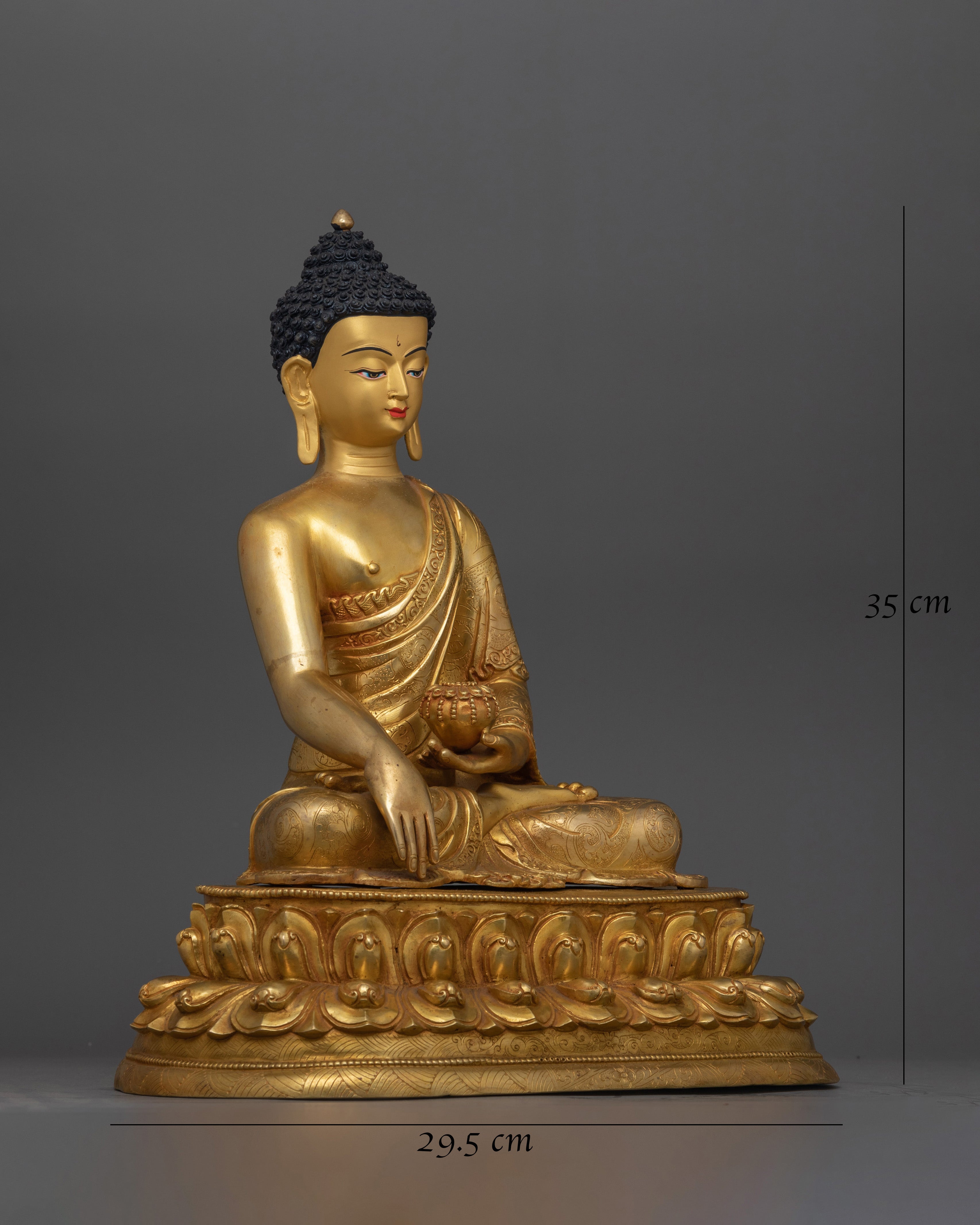 traditional-statue-of-shakyamuni-buddha