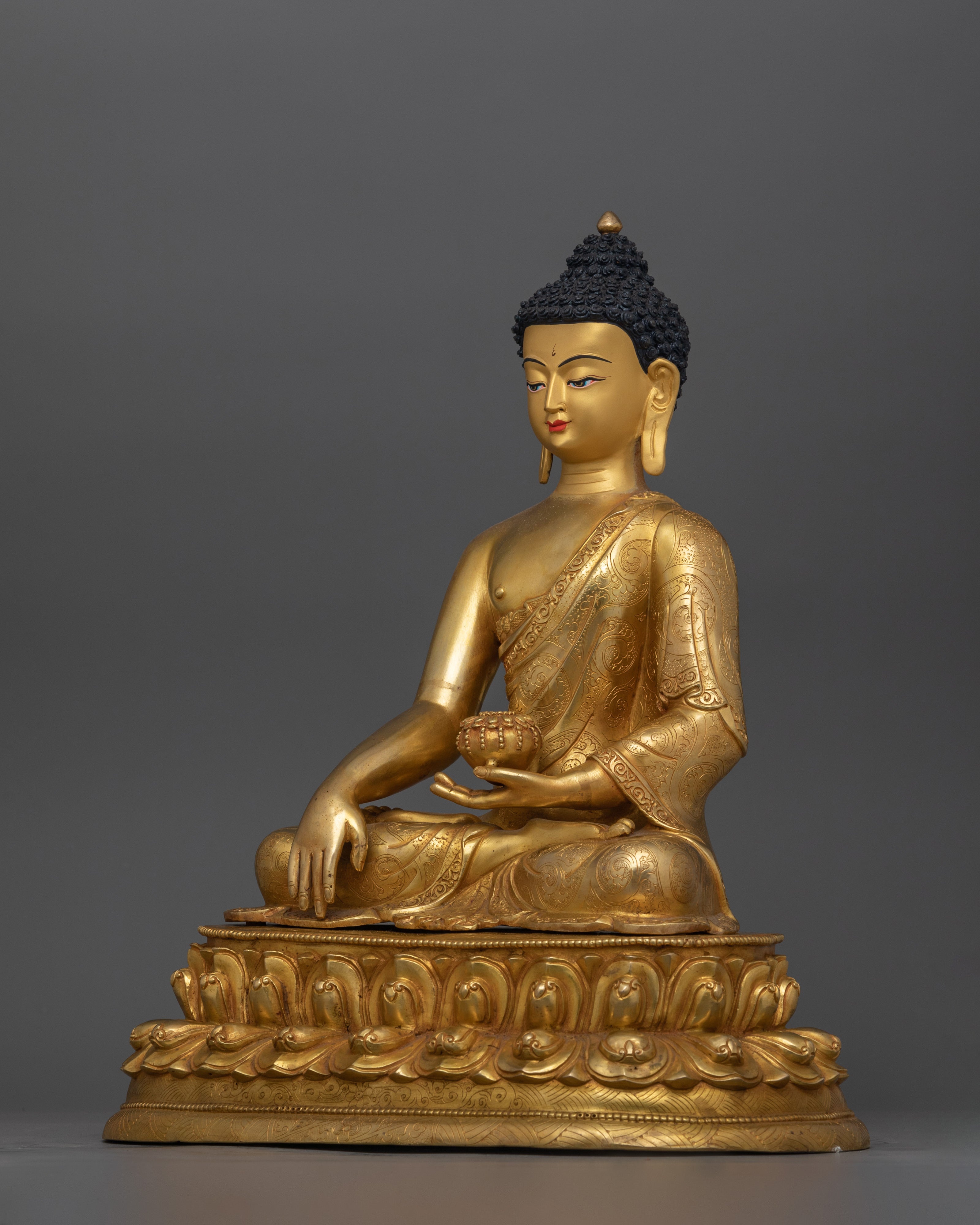Traditional Statue of Shakyamuni Buddha | The Founder of Buddhism