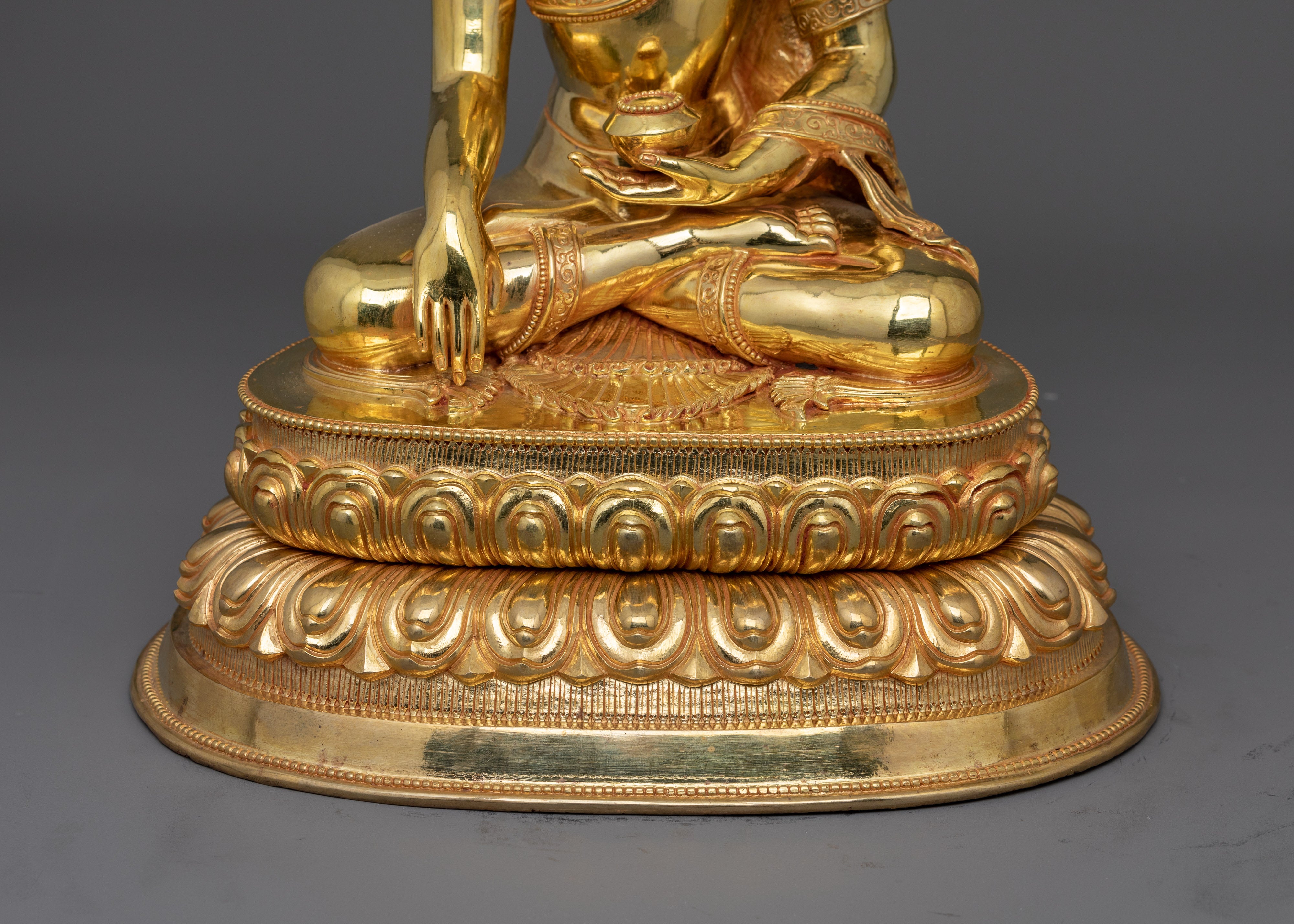 Shakyamuni Buddha Meditation Decor Statue | 24K Gold Gilded Buddhist Icon