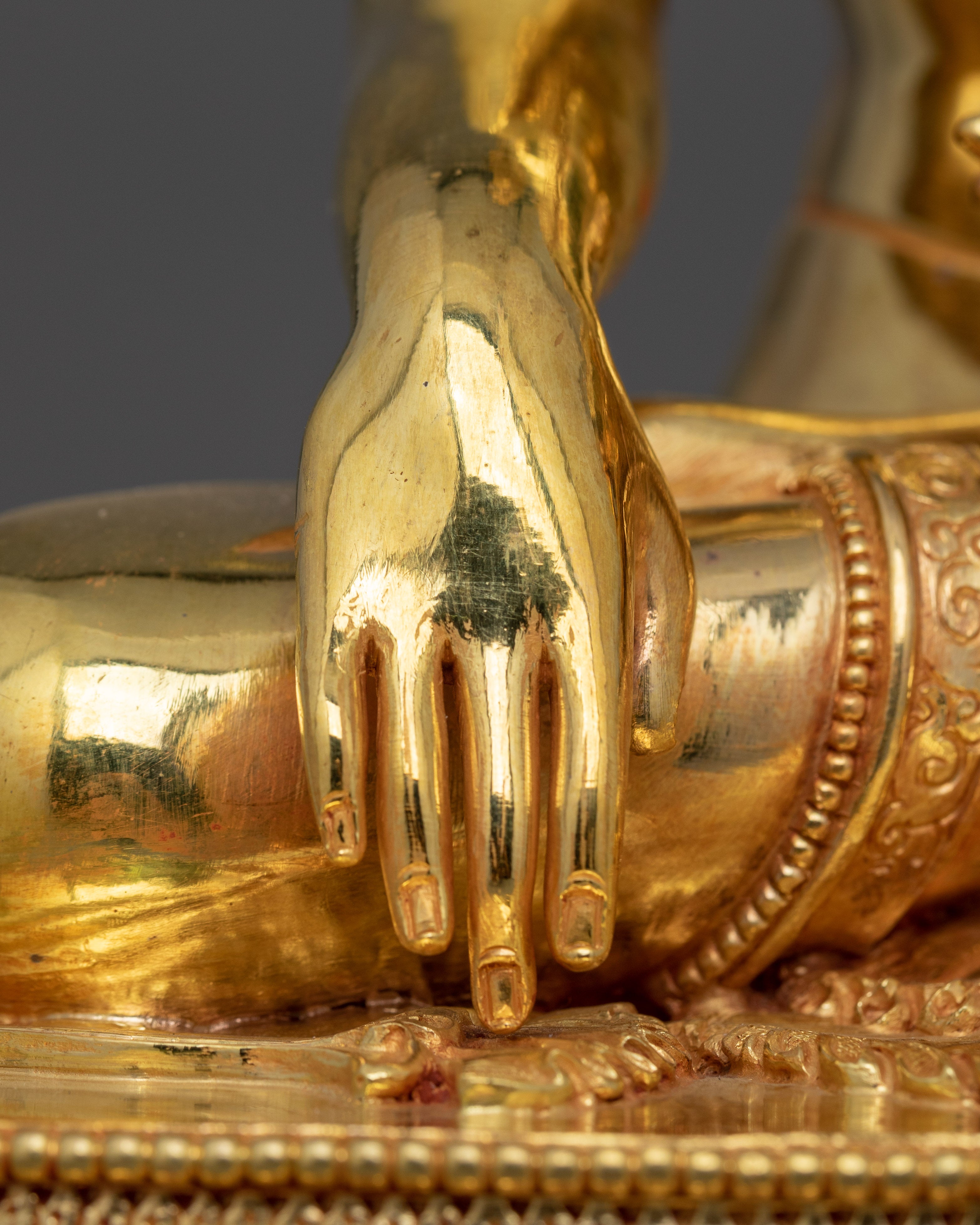 Shakyamuni Buddha Meditation Decor Statue | 24K Gold Gilded Buddhist Icon