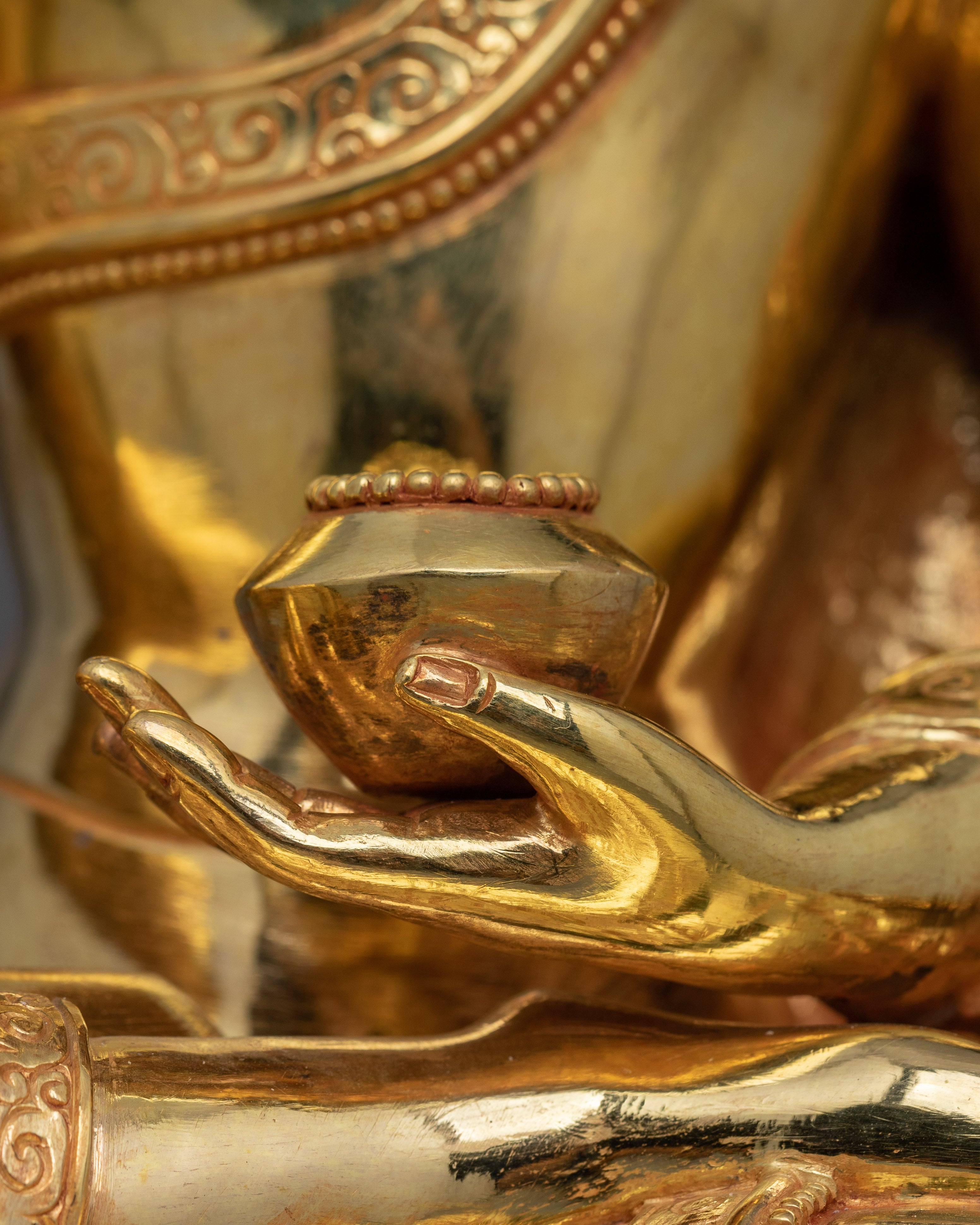 Shakyamuni Buddha Meditation Decor Statue | 24K Gold Gilded Buddhist Icon