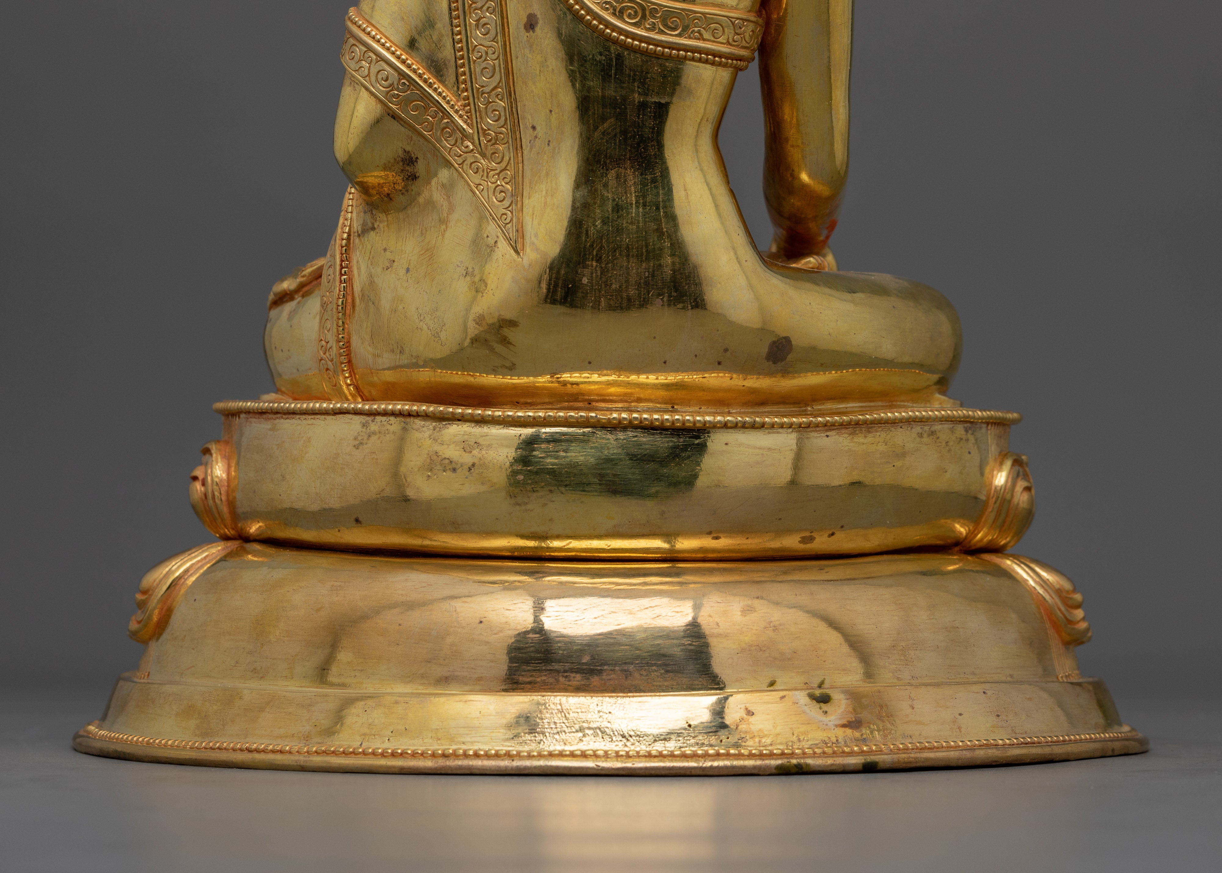 Shakyamuni Buddha Meditation Decor Statue | 24K Gold Gilded Buddhist Icon