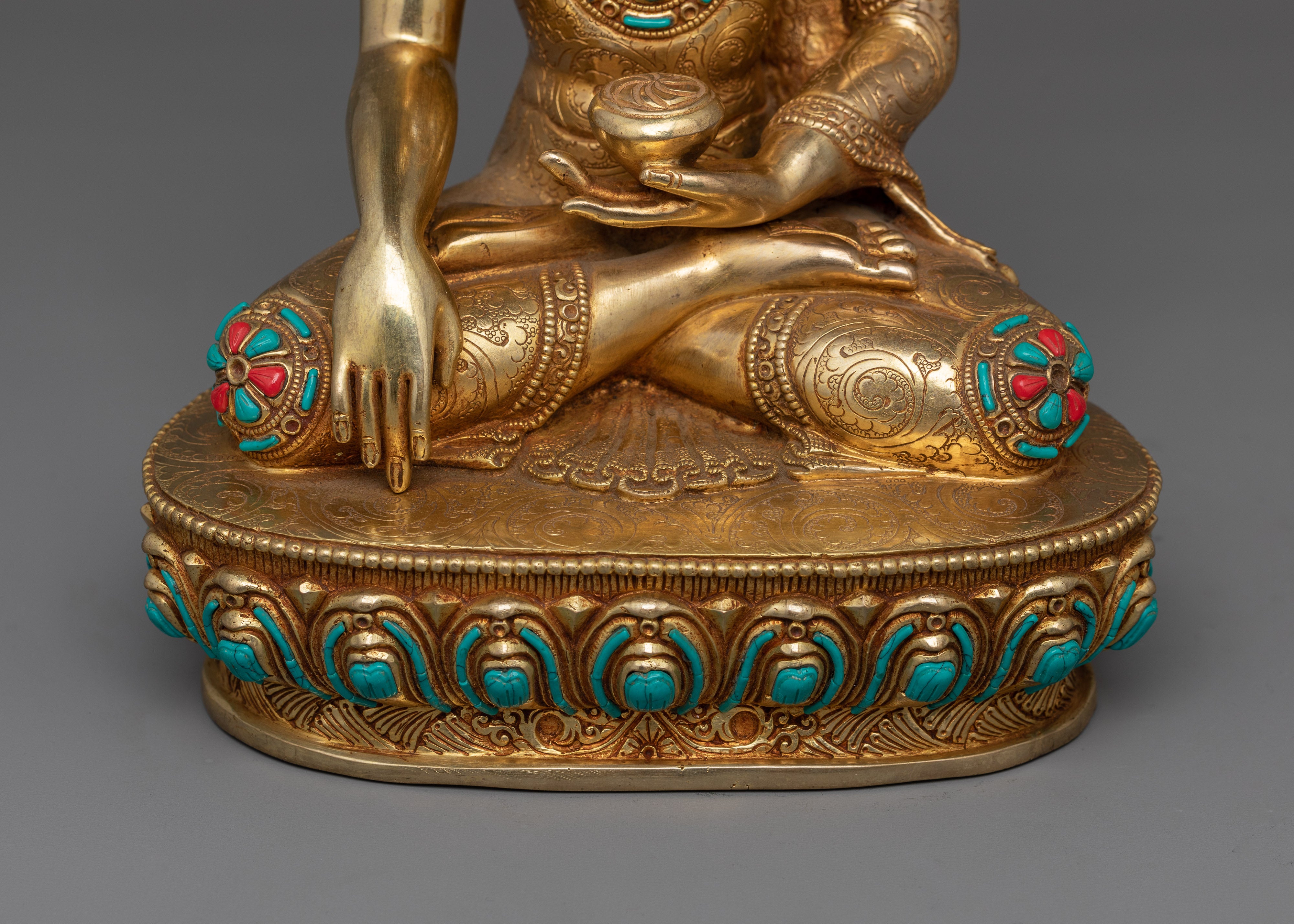 Peaceful Presence of Shakyamuni Buddha Sculpture | Historical Founder of Buddhism