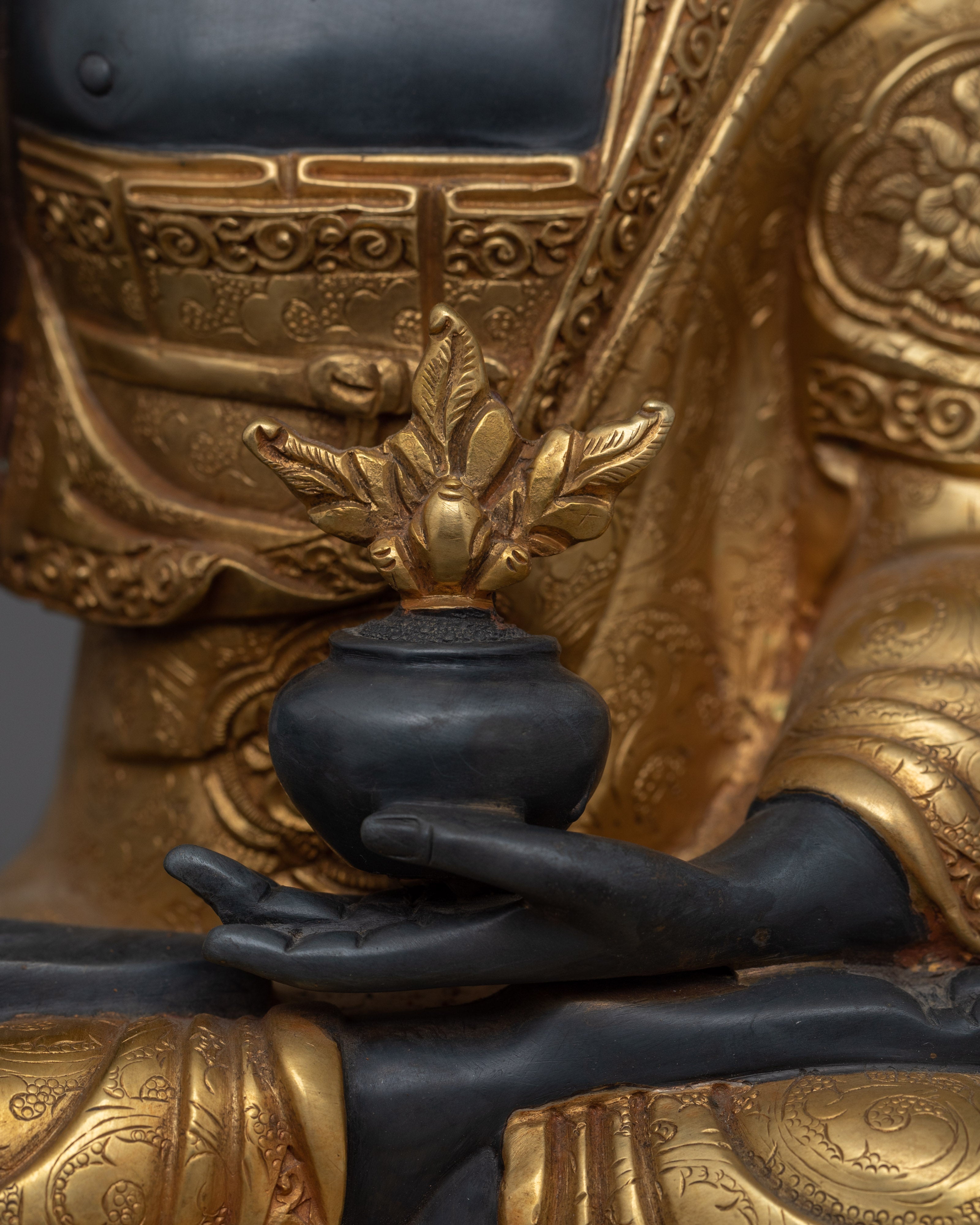 Healing Energy Bhaishajyaguru Medicine Buddha Sculpture | One of The Prominent Figures