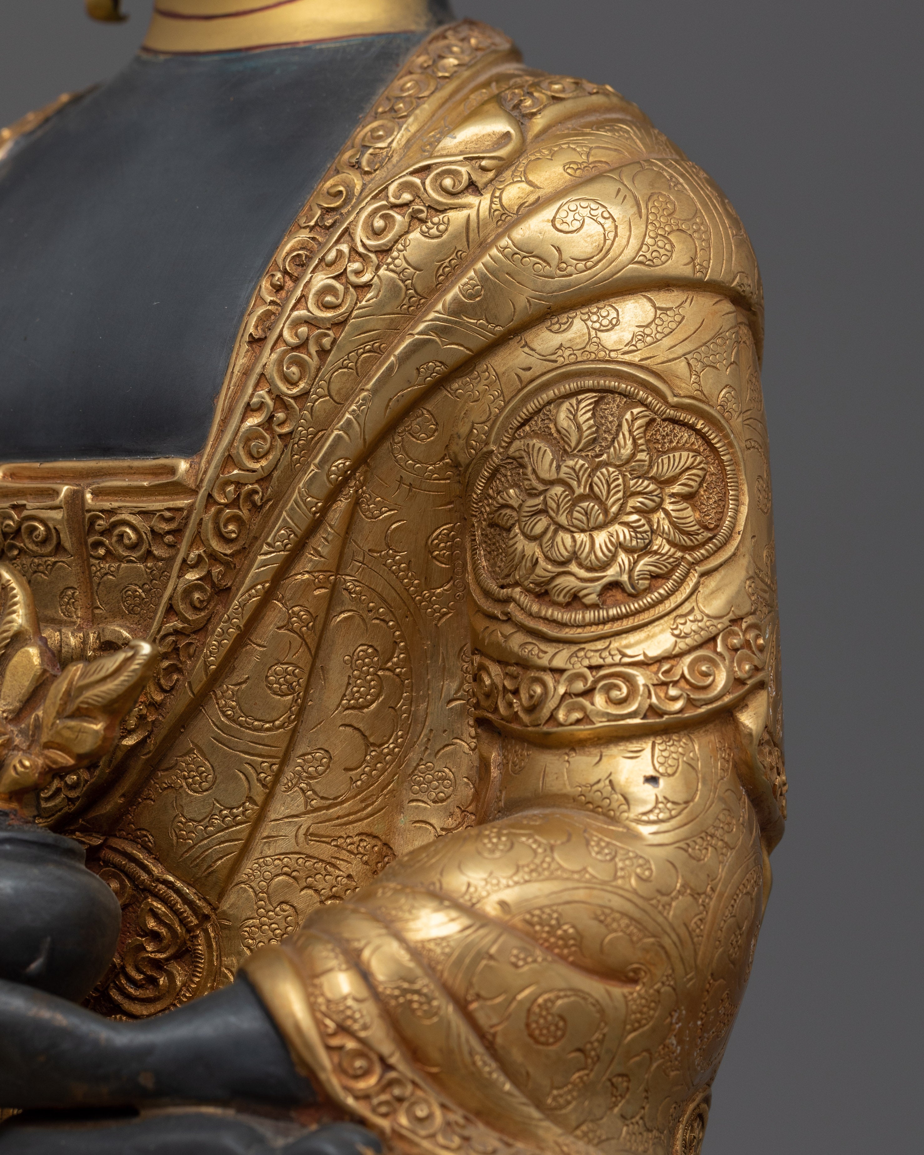 Healing Energy Bhaishajyaguru Medicine Buddha Sculpture | One of The Prominent Figures