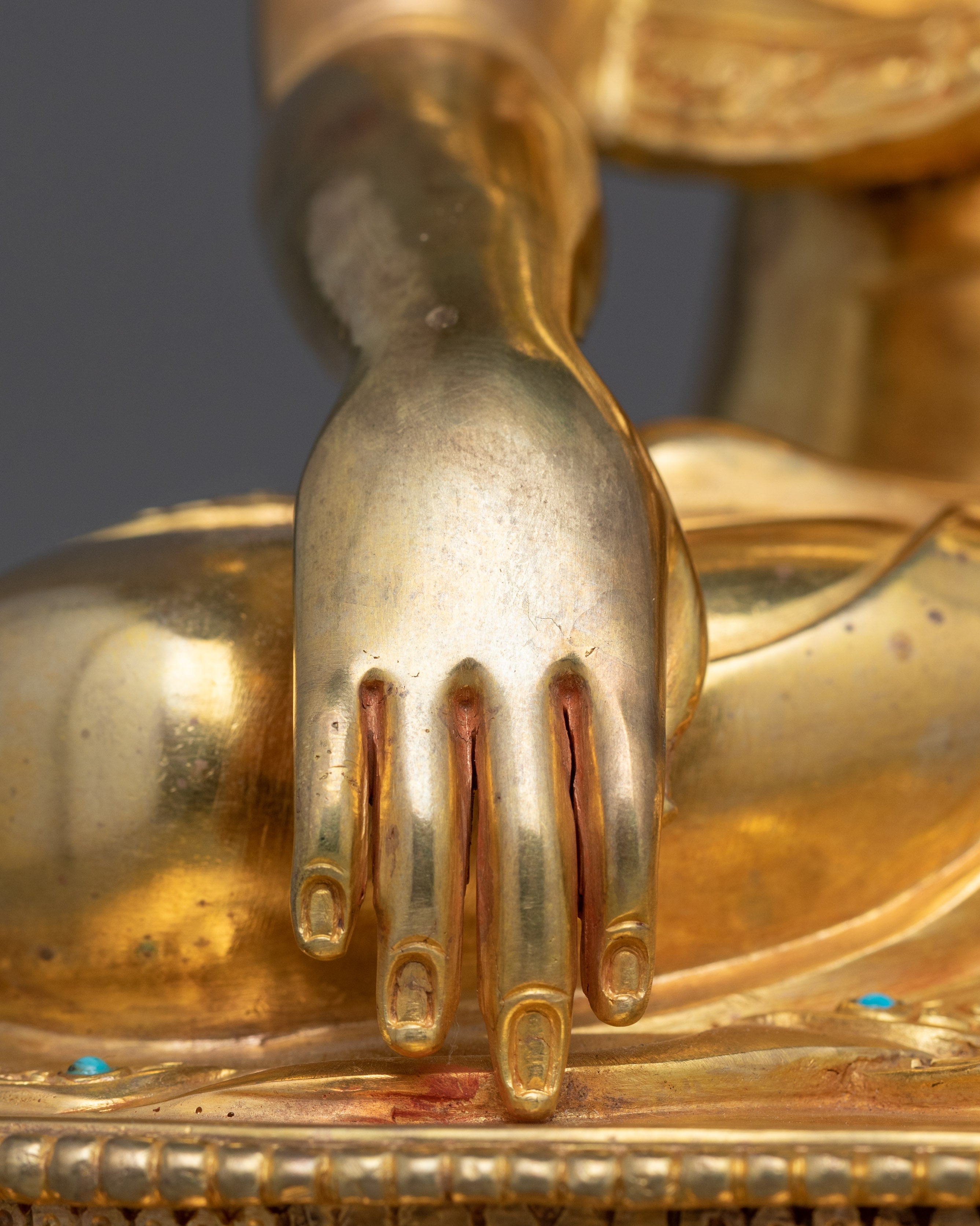 Golden Shakyamuni Buddha Decor Figurine | Symbol of Calm and Reflection