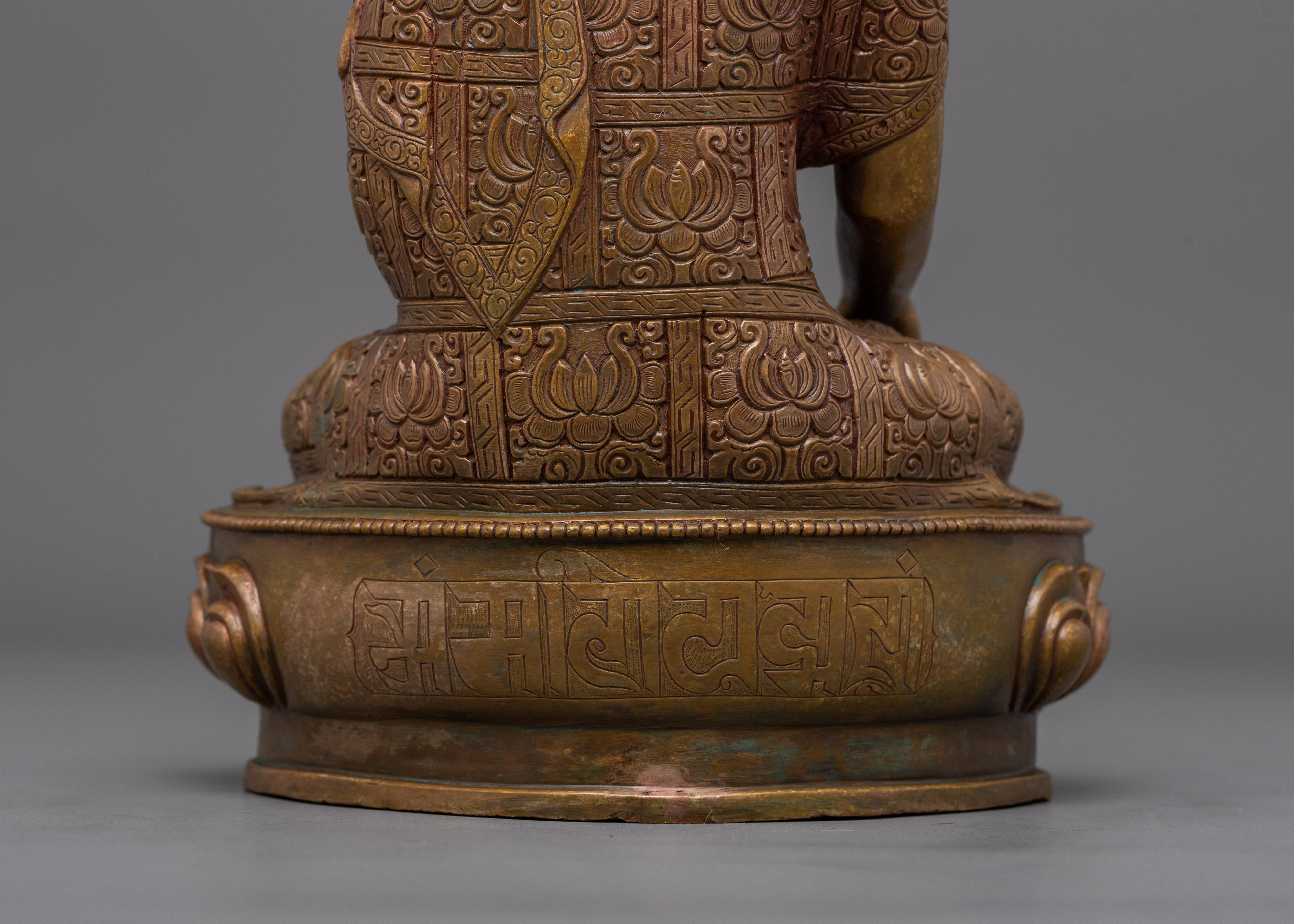 The Enlightened One Shakyamuni Buddha Meditation Idol | Spiritual Wisdom and Tranquility