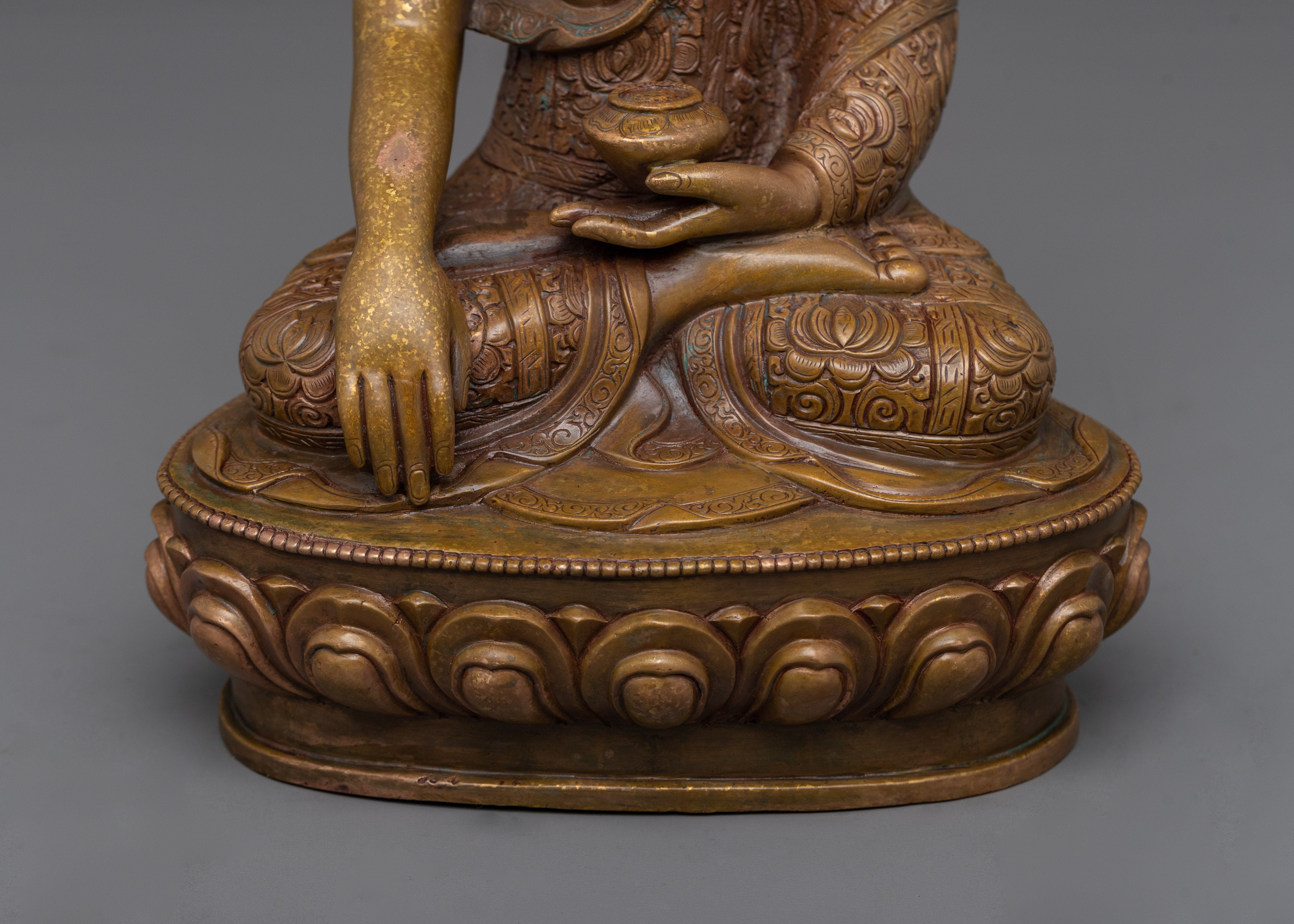 The Enlightened One Shakyamuni Buddha Meditation Idol | Spiritual Wisdom and Tranquility