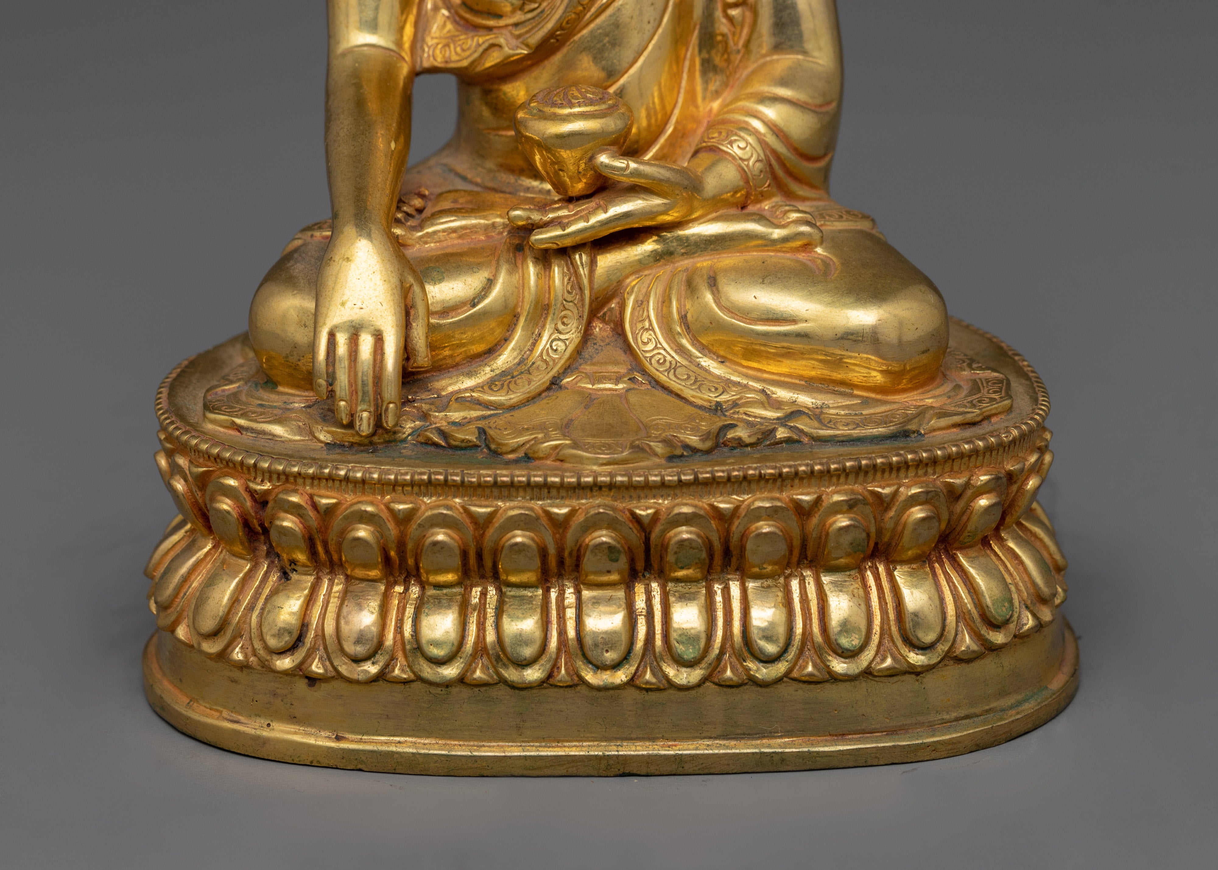 Historical Founder of Buddhism Shakyamuni Buddha Statue | The Enlightened Buddhist Master