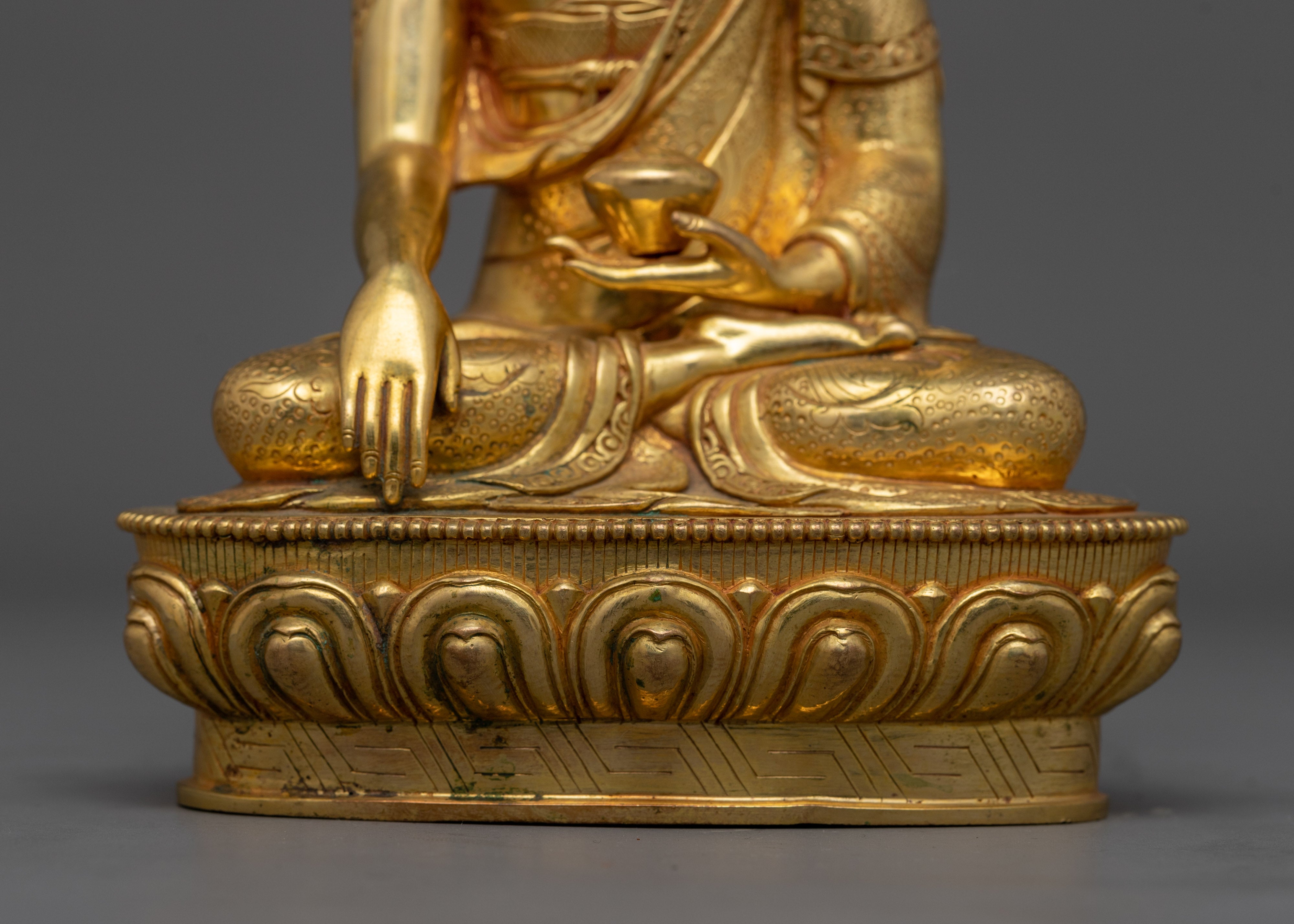 Enlightened Buddhist Meditation Shakyamuni Buddha Figurine | The Historical Founder of Buddhism