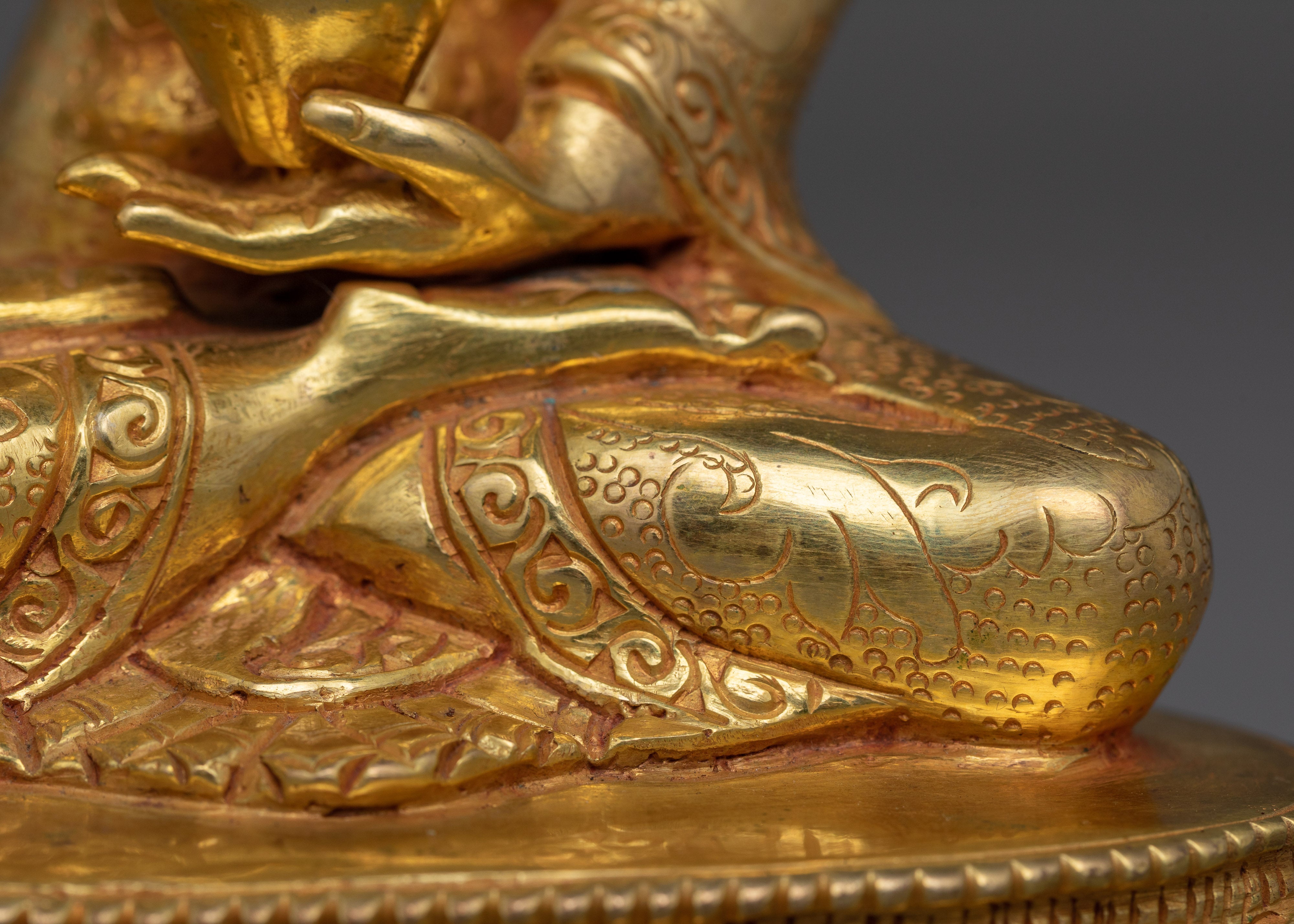 Peaceful Figurine of Shakyamuni Buddha | Prince of The Shakya clan