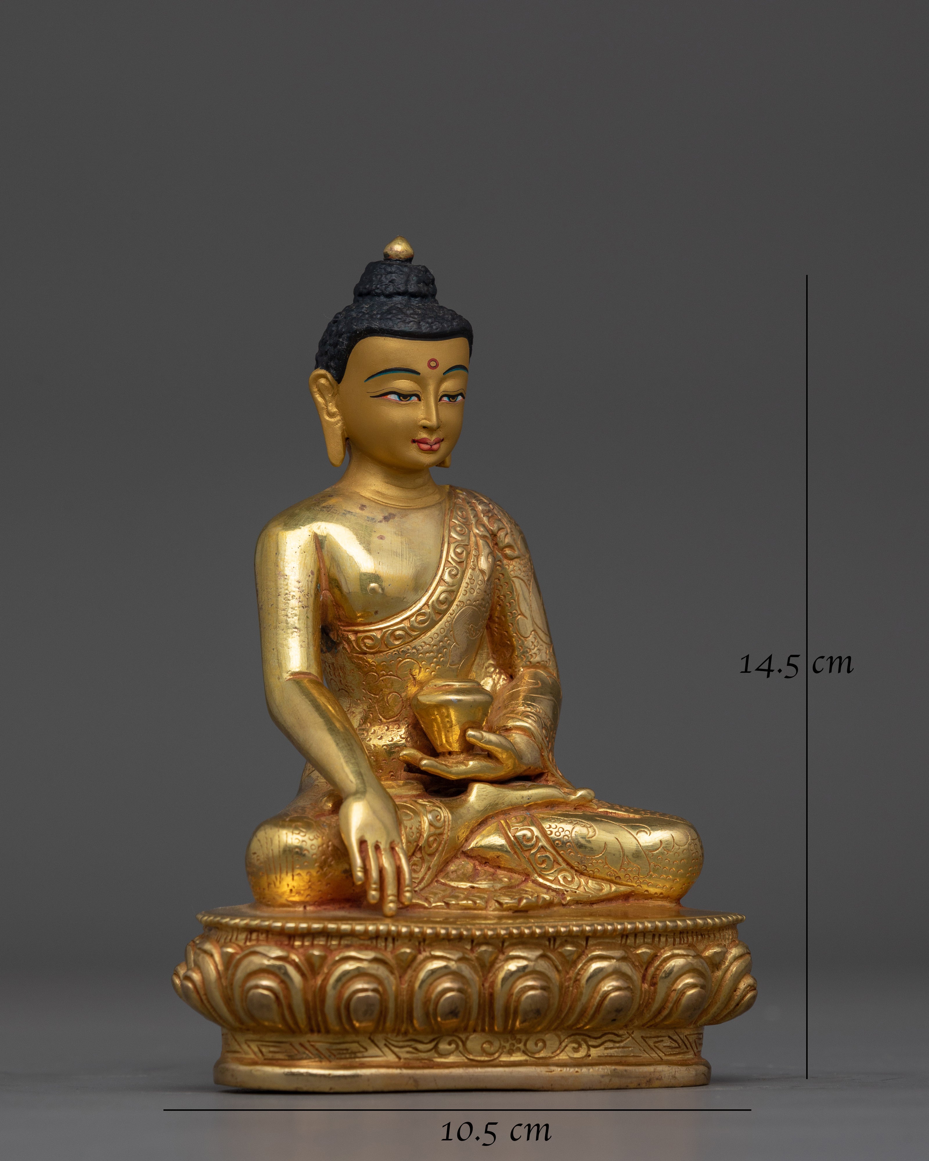 peaceful-figurine-of-shakyamuni-buddha