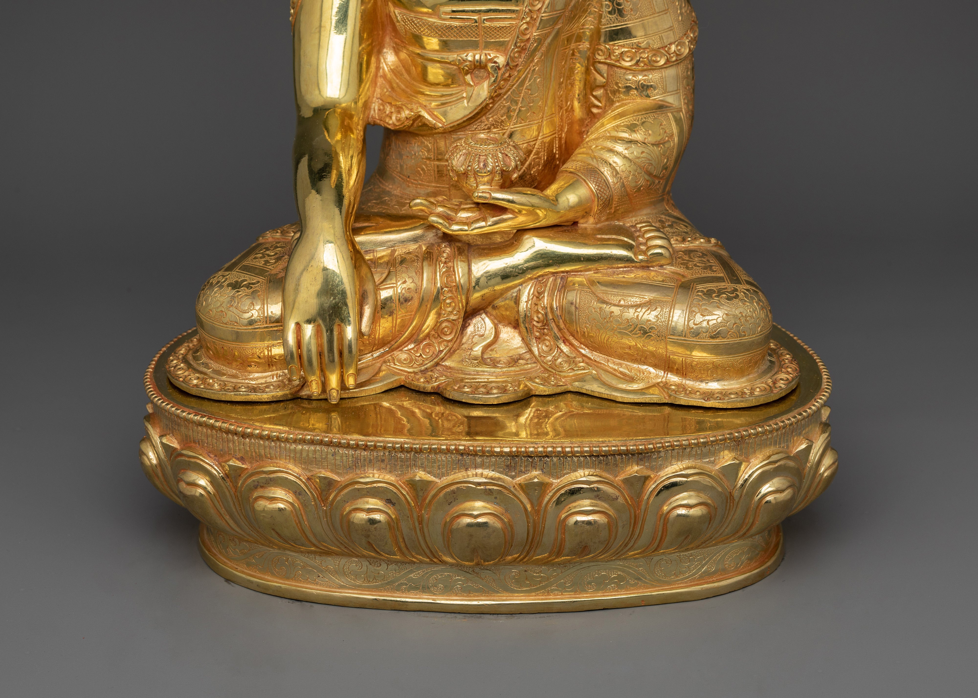 Historical Buddhist Shakyamuni Buddha Statue | 24K Gold Spiritual Tranquility Figurine