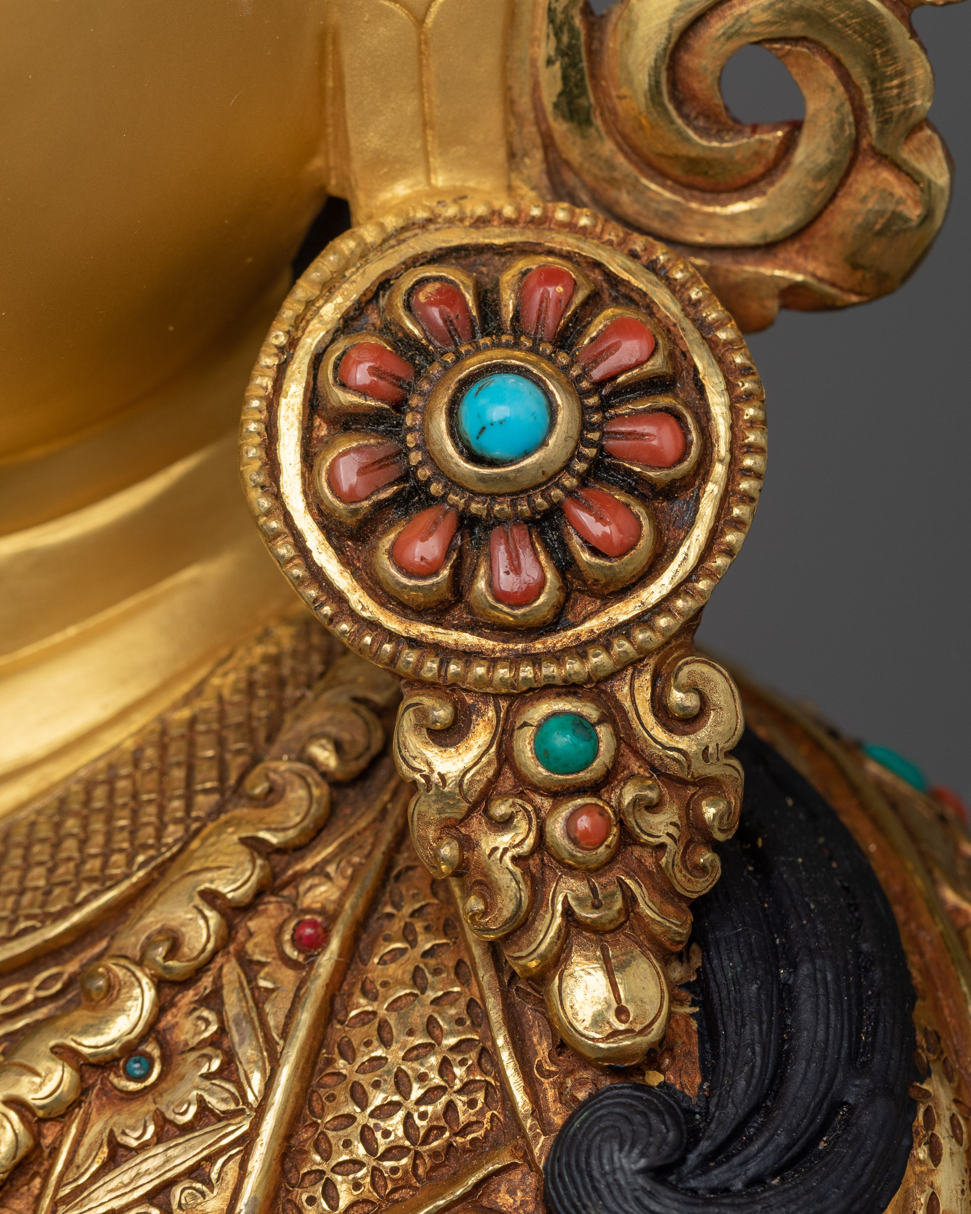 Guru Tsokye Dorje Gold Statue | Peaceful form of Guru Rinpoche