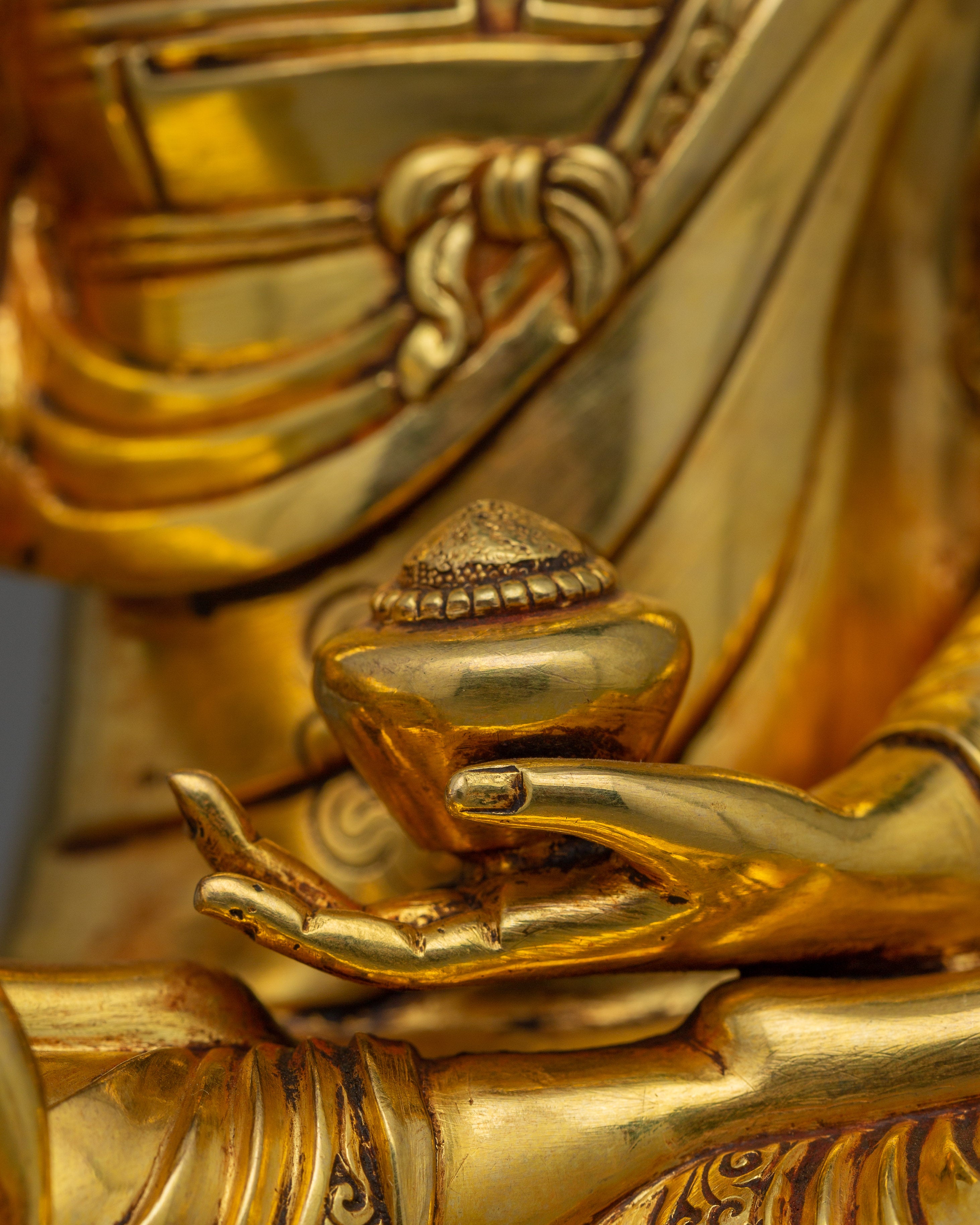 Buddhist Shakyamuni Buddha Sculpture for Peace | Guide to Spiritual Awakening