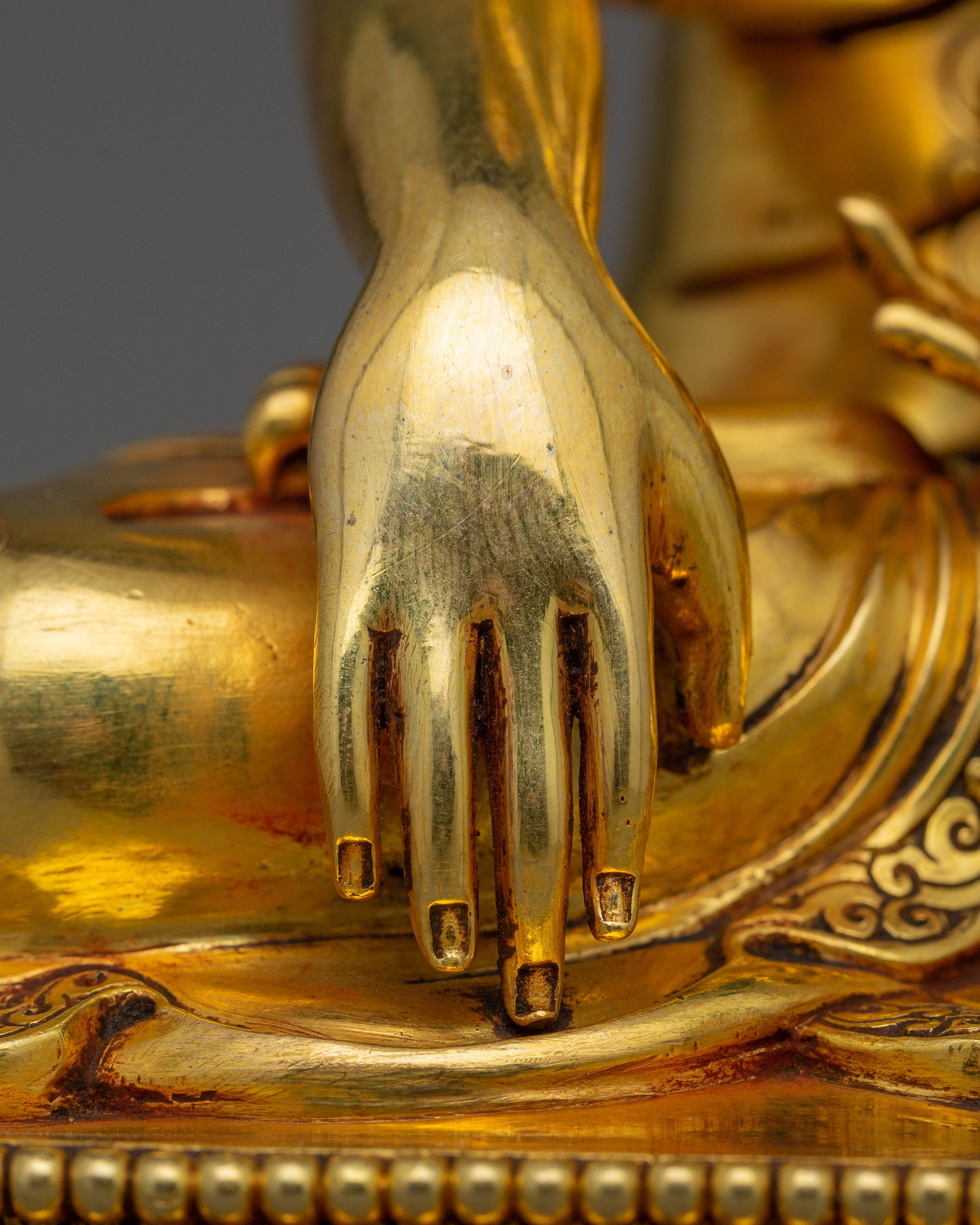 Buddhist Shakyamuni Buddha Sculpture for Peace | Guide to Spiritual Awakening