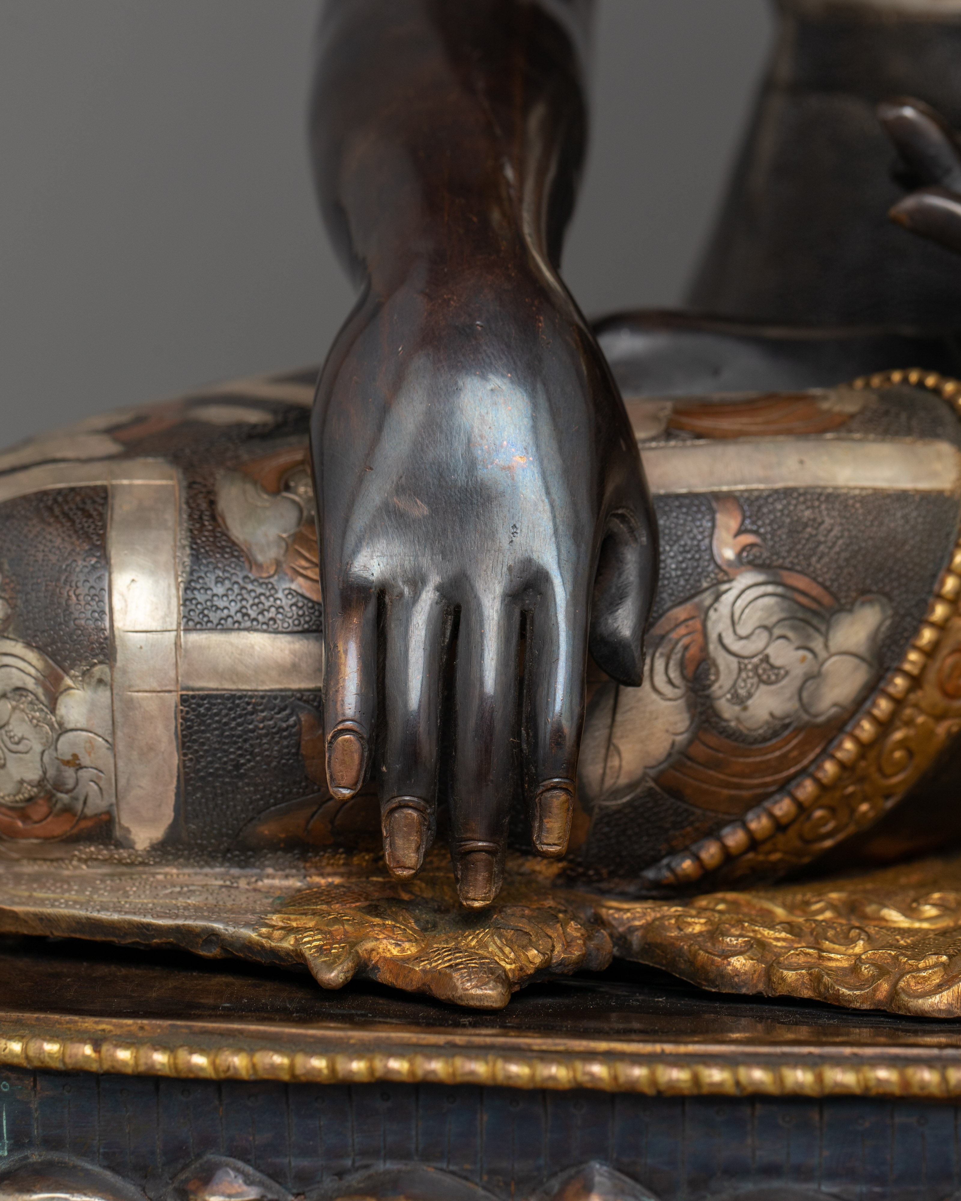 24 Inch Shakyamuni Buddha Statue | Unique Representation of the Enlightened One