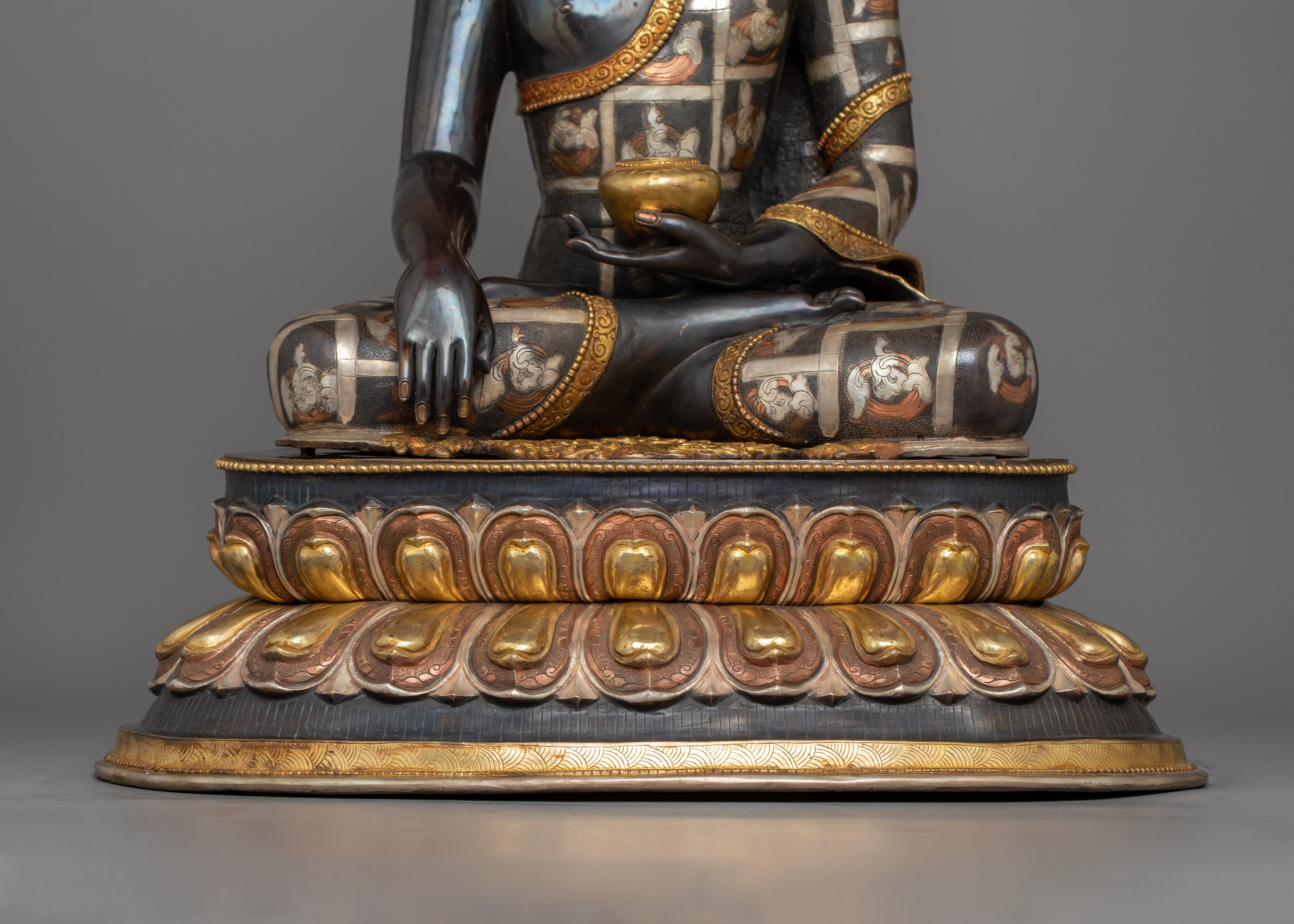 24 Inch Shakyamuni Buddha Statue | Unique Representation of the Enlightened One