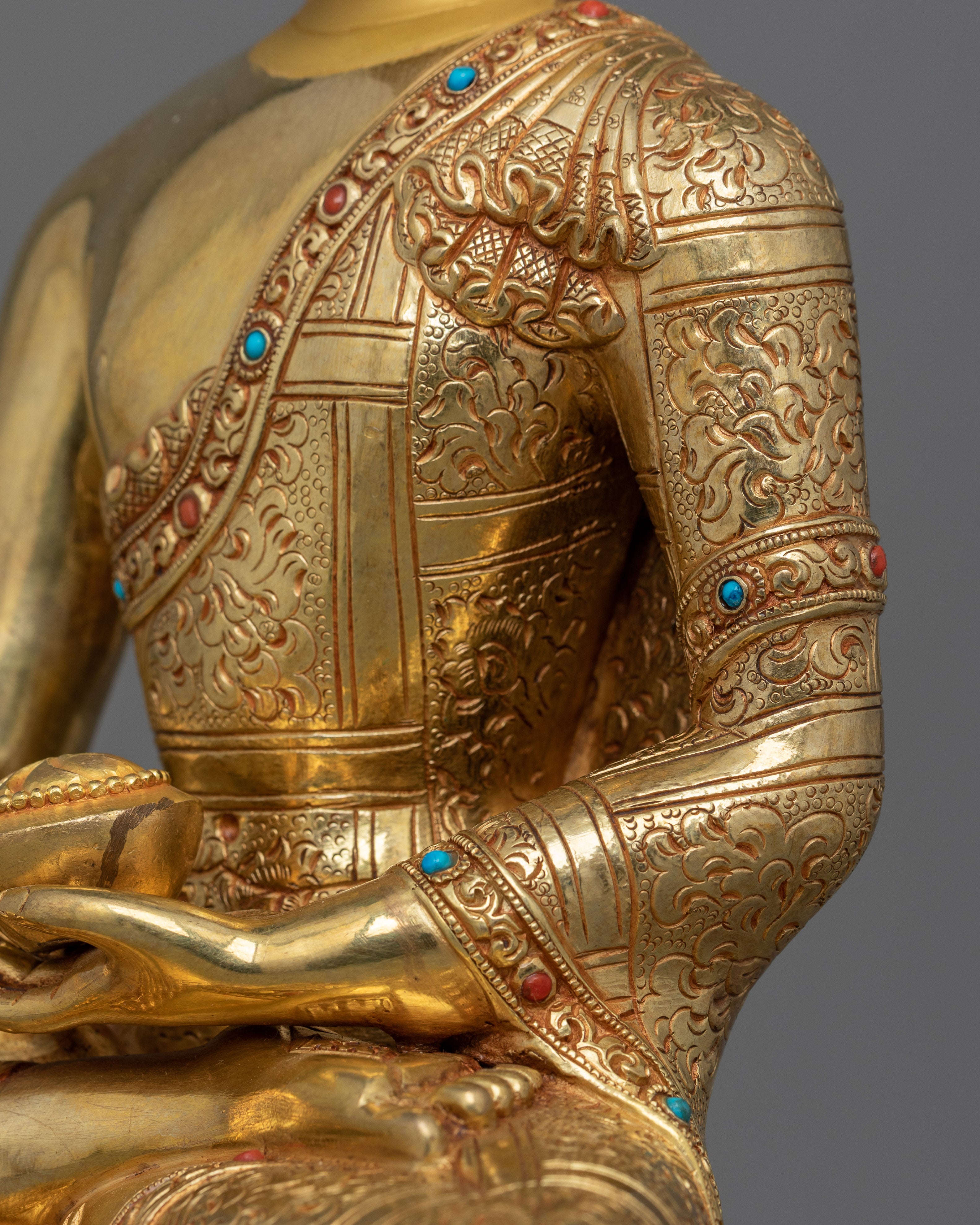 Traditional Shakyamuni Buddha with Radiant Halo | Symbol of Serenity and Inner Wisdom