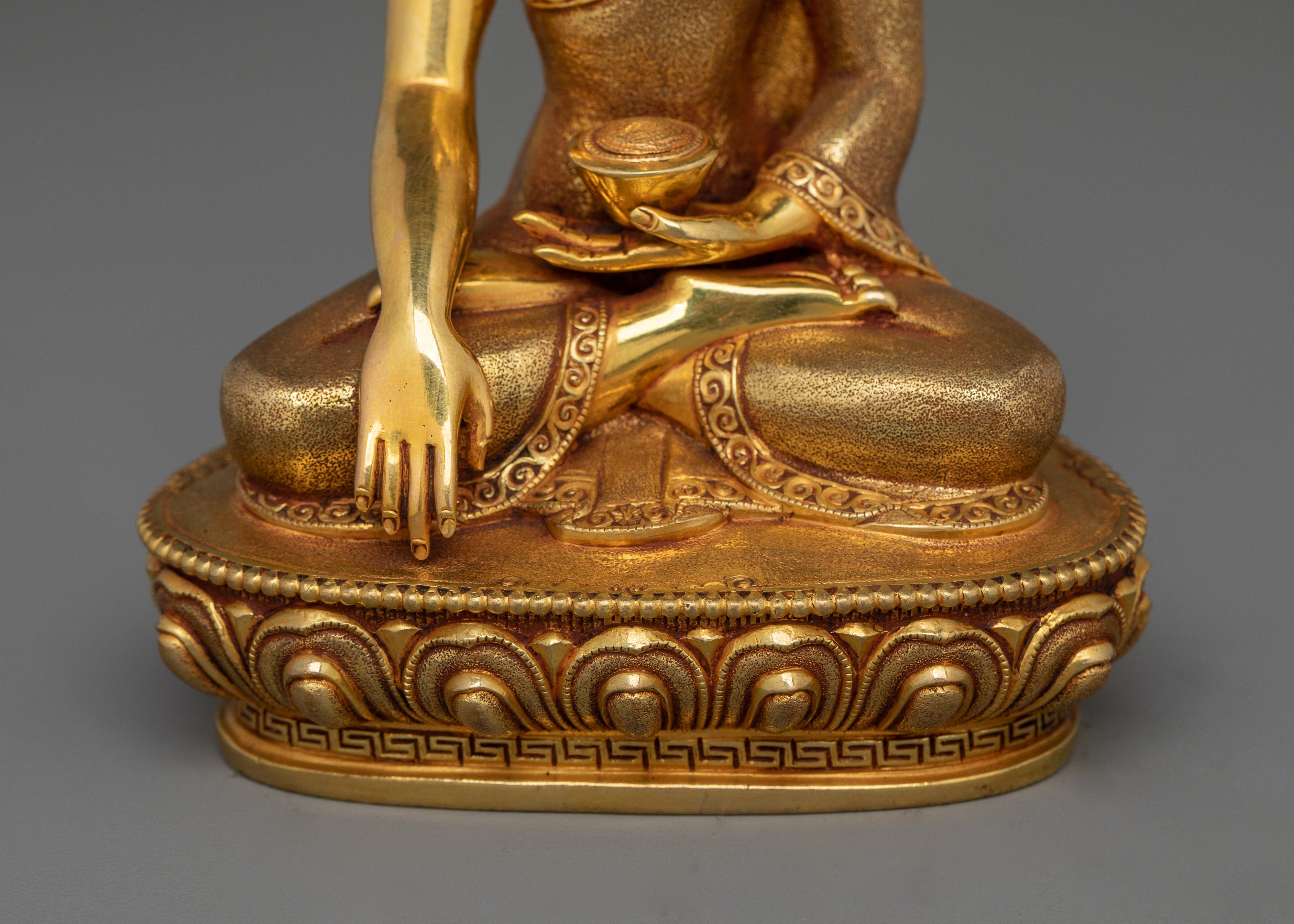 Peaceful Historical Buddha Shakyamuni Statue | The Enlightened Being