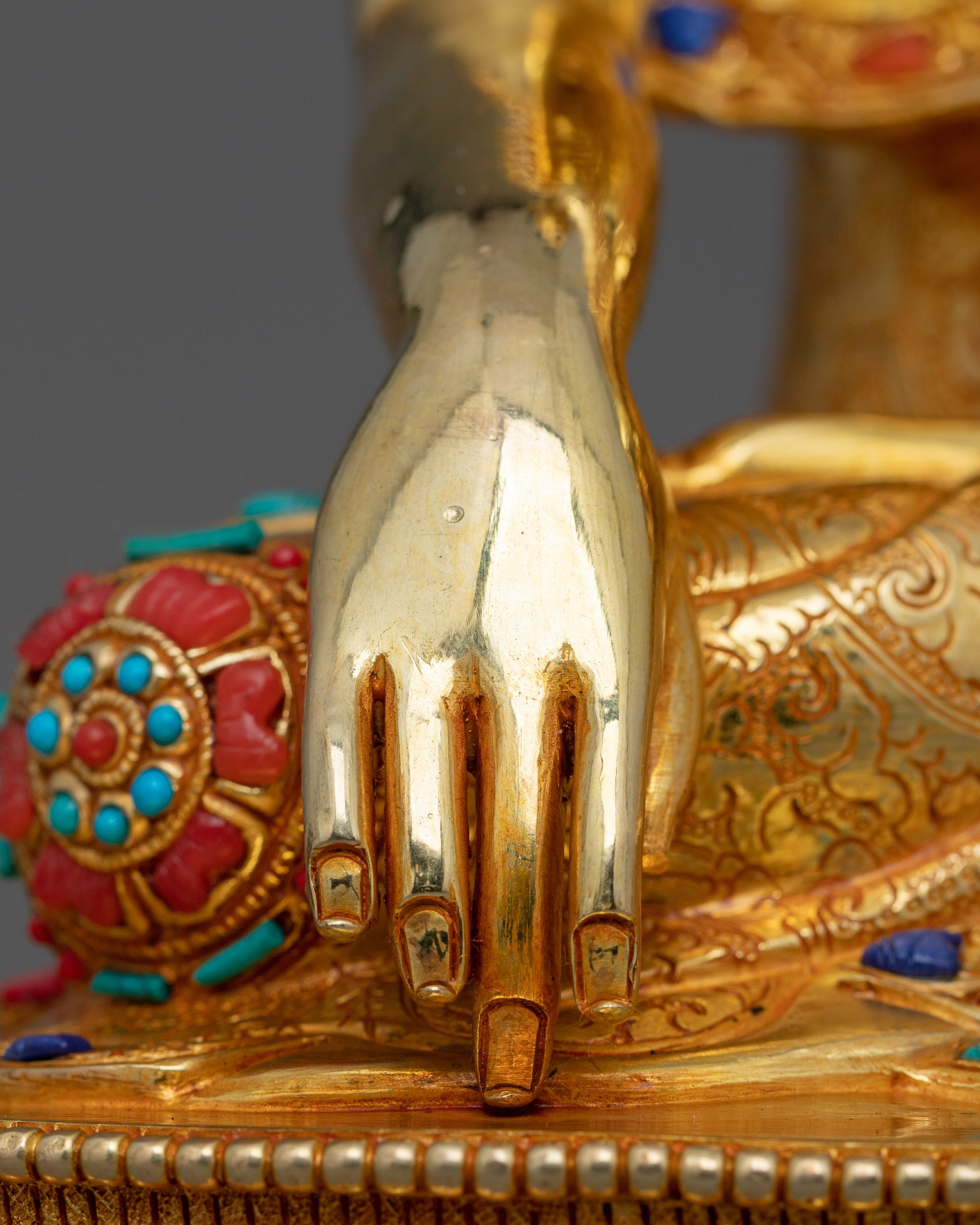 Buddhist Traditional Shakyamuni Buddha Statue | Representation of Serenity and Wisdom