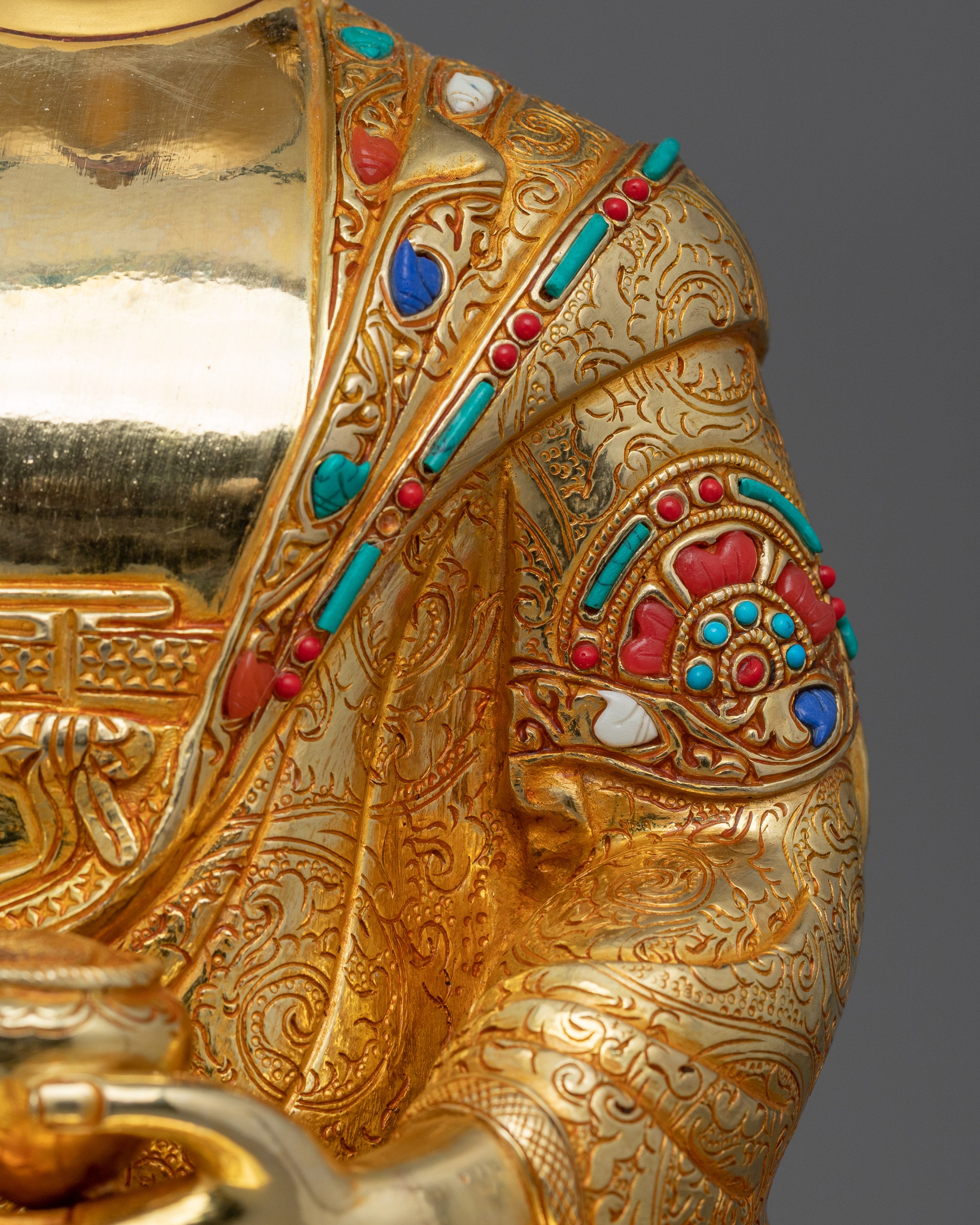 Buddhist Traditional Shakyamuni Buddha Statue | Representation of Serenity and Wisdom