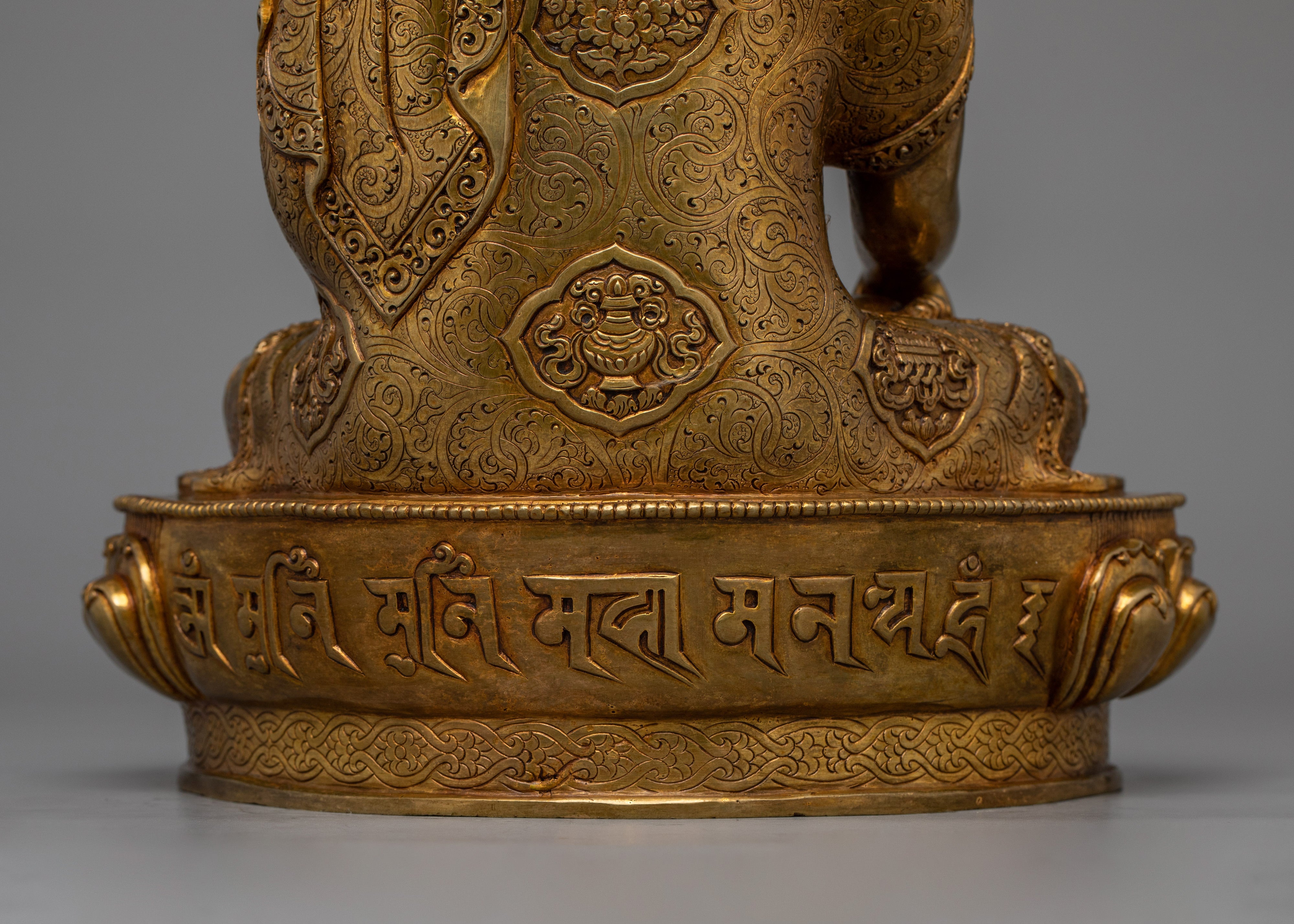 Shakyamuni Buddha the Founder of the Buddhist Religion | Symbol of Enlightened Buddha