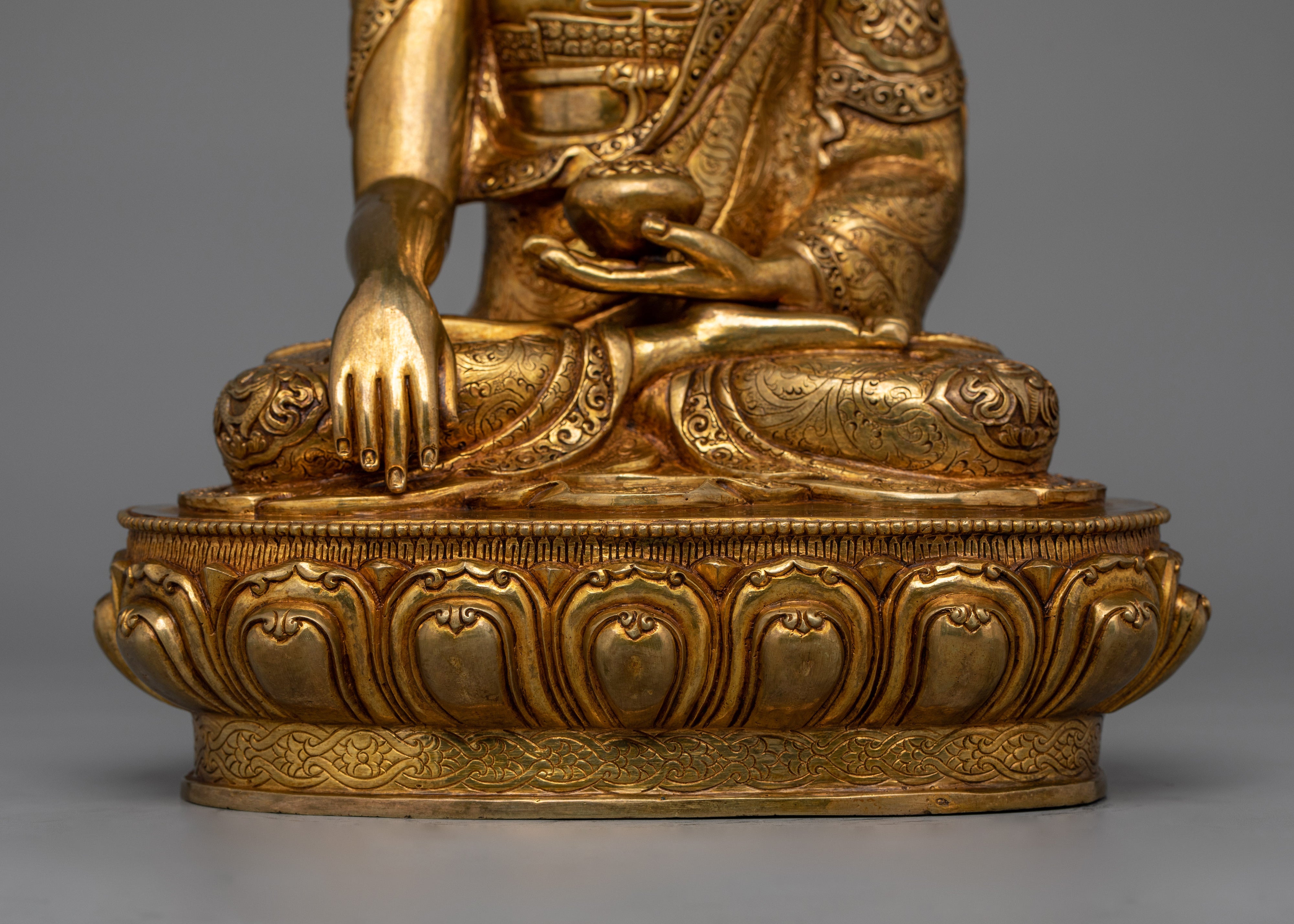 Shakyamuni Buddha the Founder of the Buddhist Religion | Symbol of Enlightened Buddha