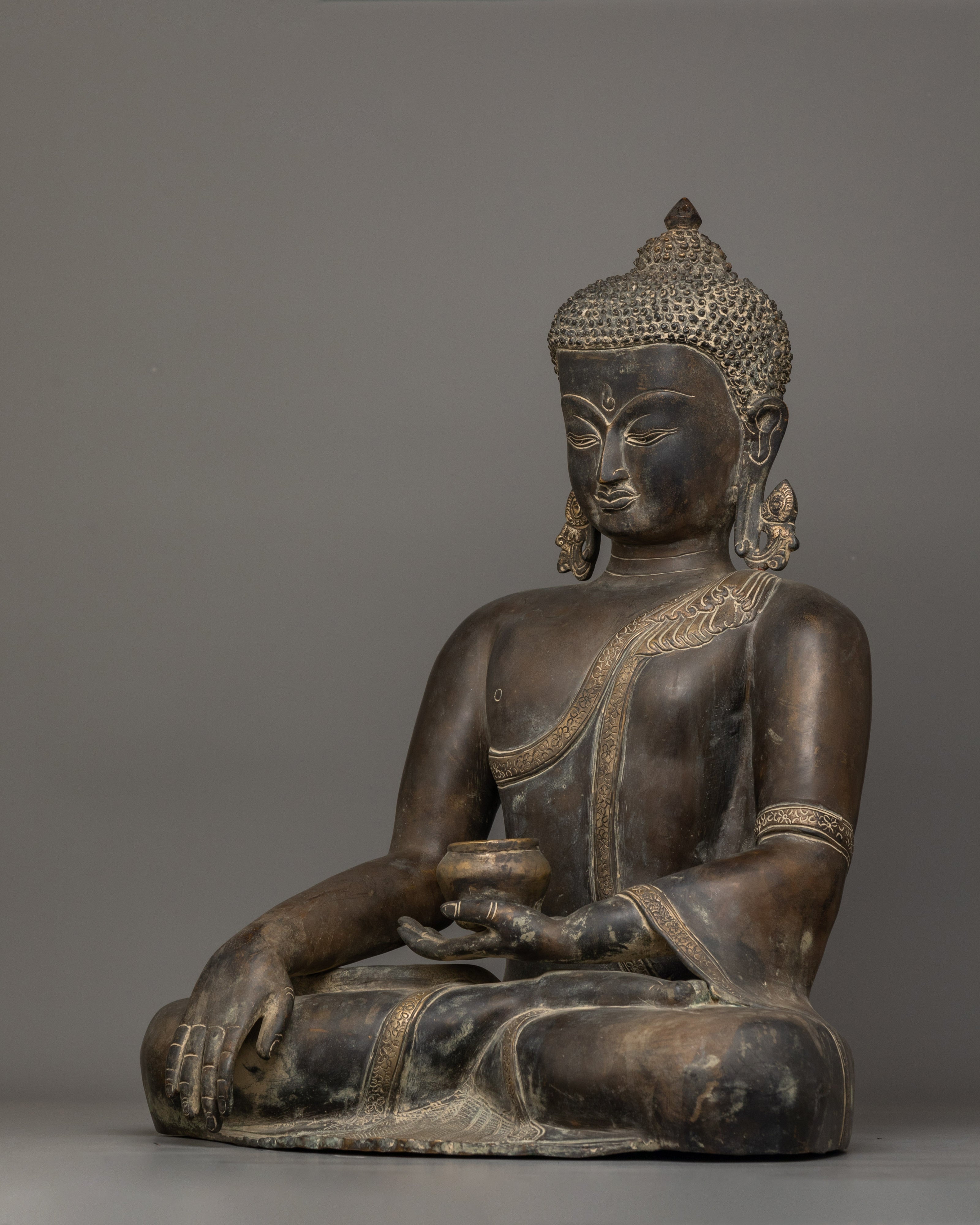 18.1 Inch Shakyamuni Buddha Statue | Guide to Spiritual Awakening