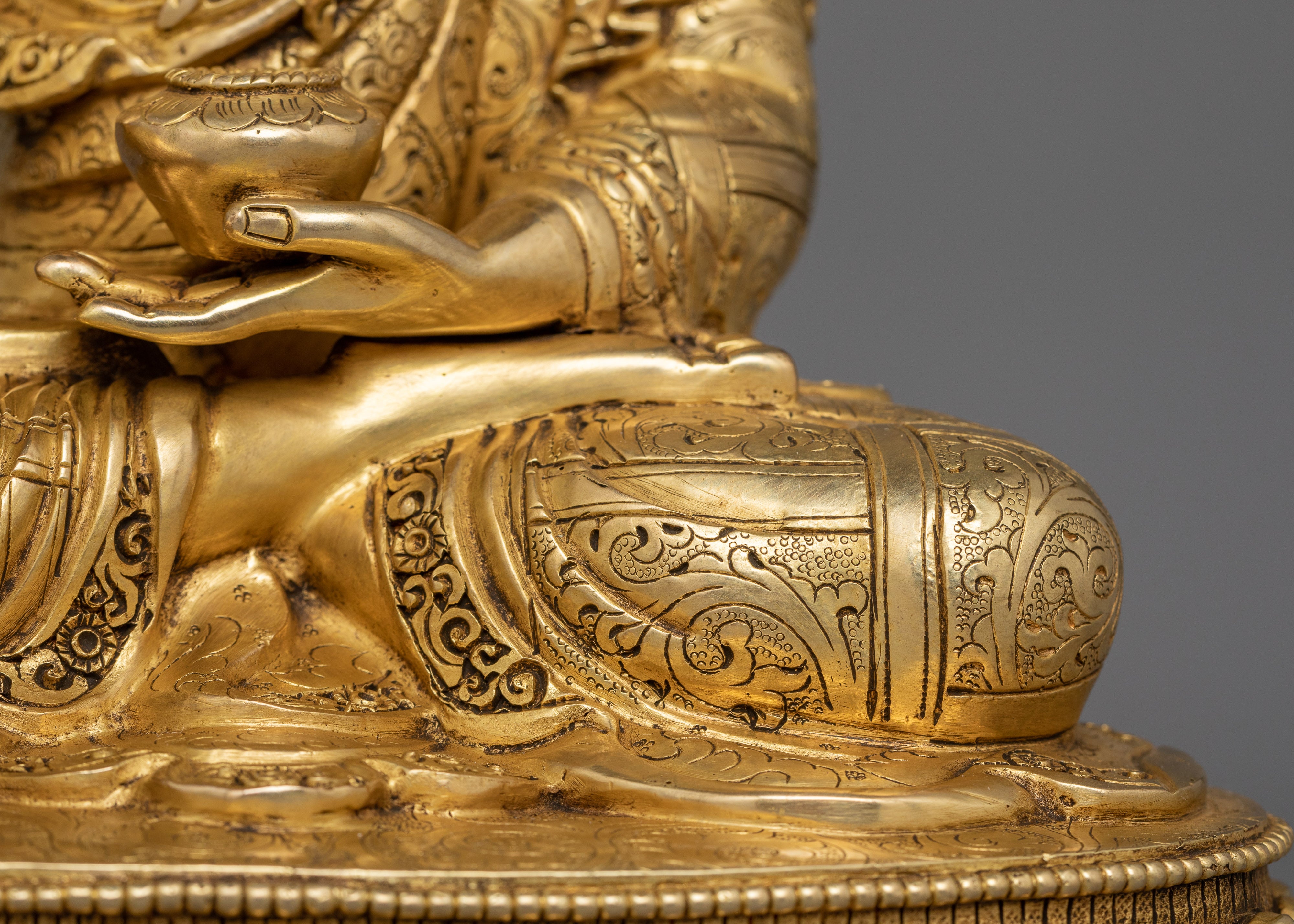 Shakyamuni Buddha Statue for Mindfulness Practice | Ideal for Meditation and Altar Spaces