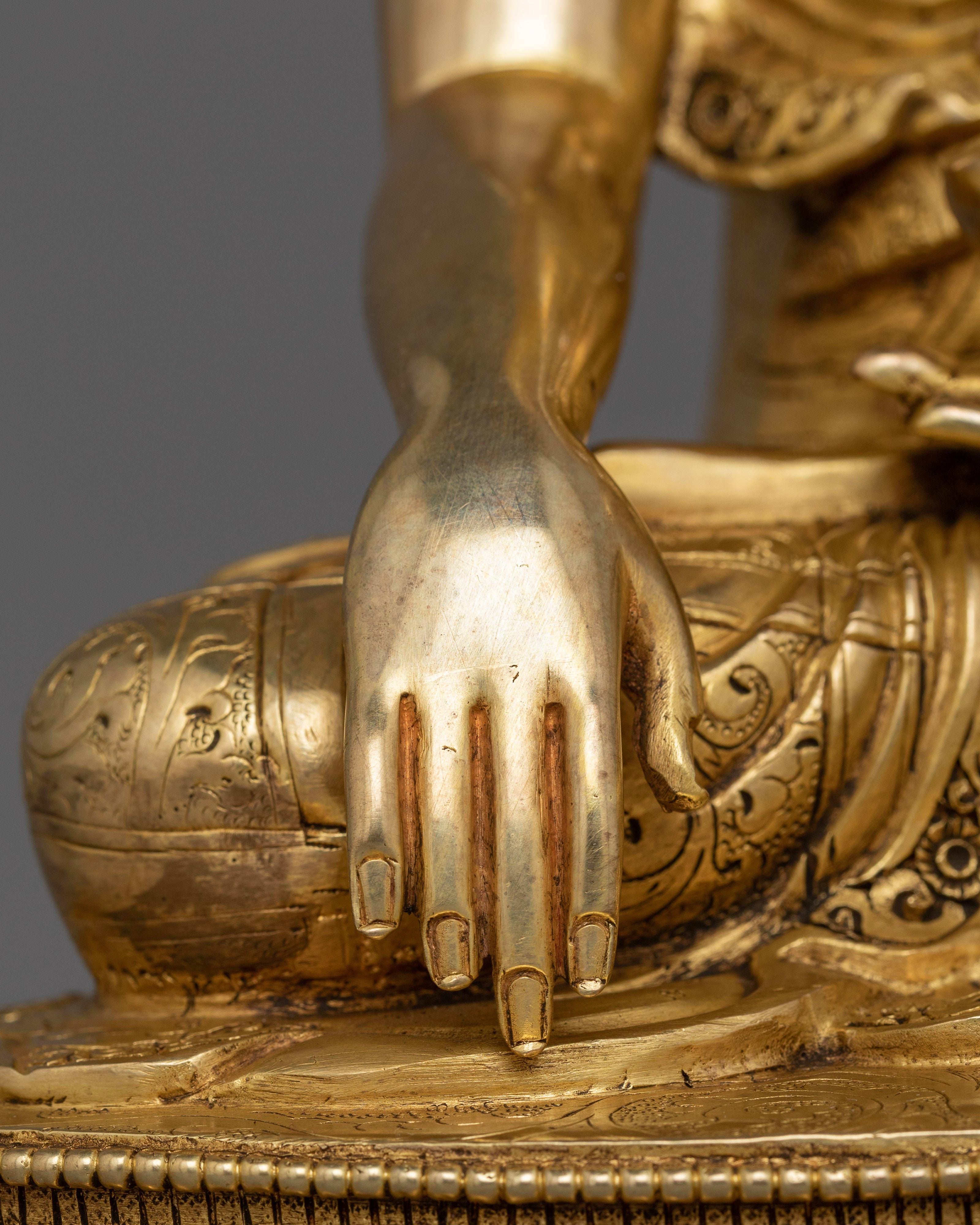 Shakyamuni Buddha Statue for Mindfulness Practice | Ideal for Meditation and Altar Spaces