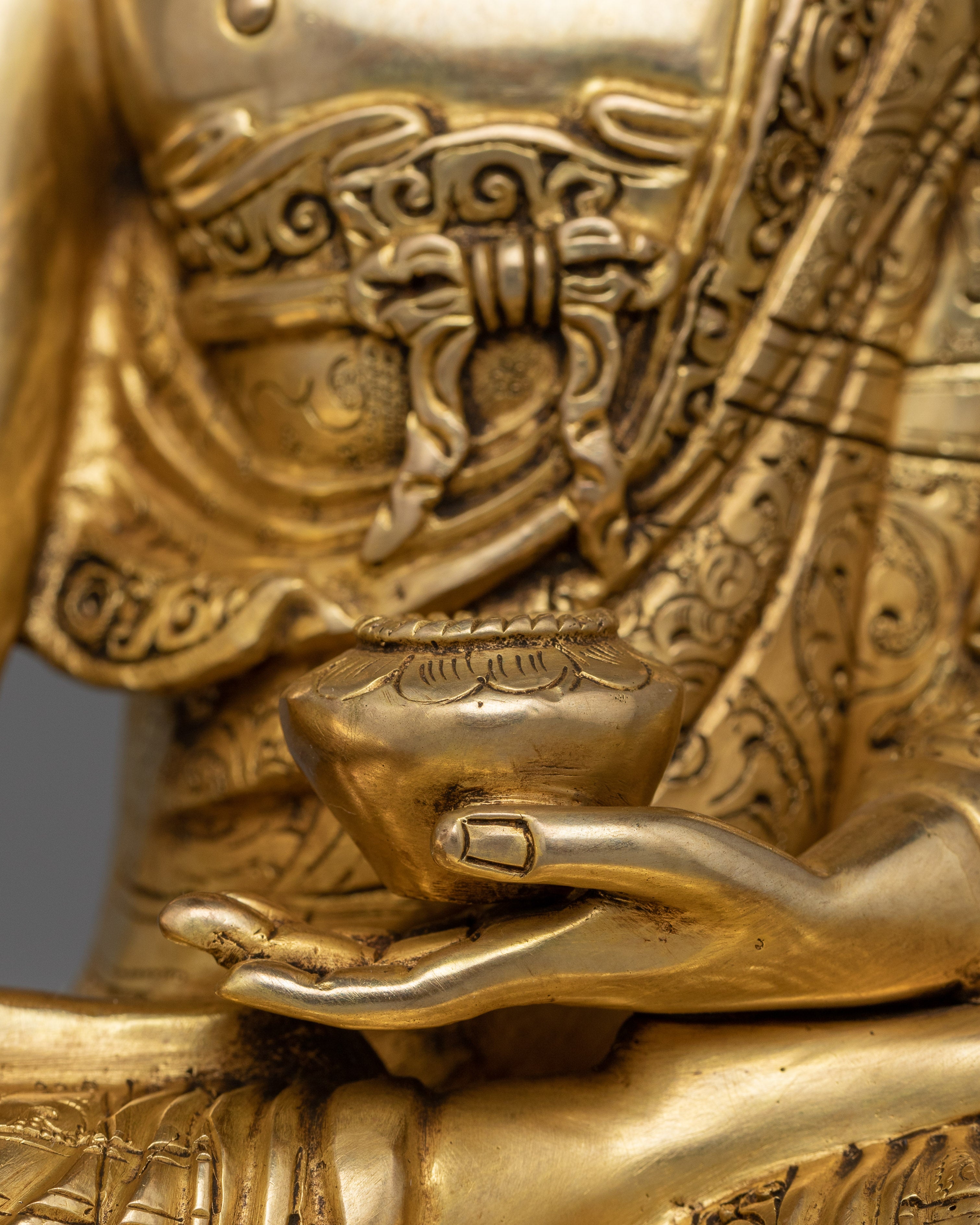 Shakyamuni Buddha Statue for Mindfulness Practice | Ideal for Meditation and Altar Spaces