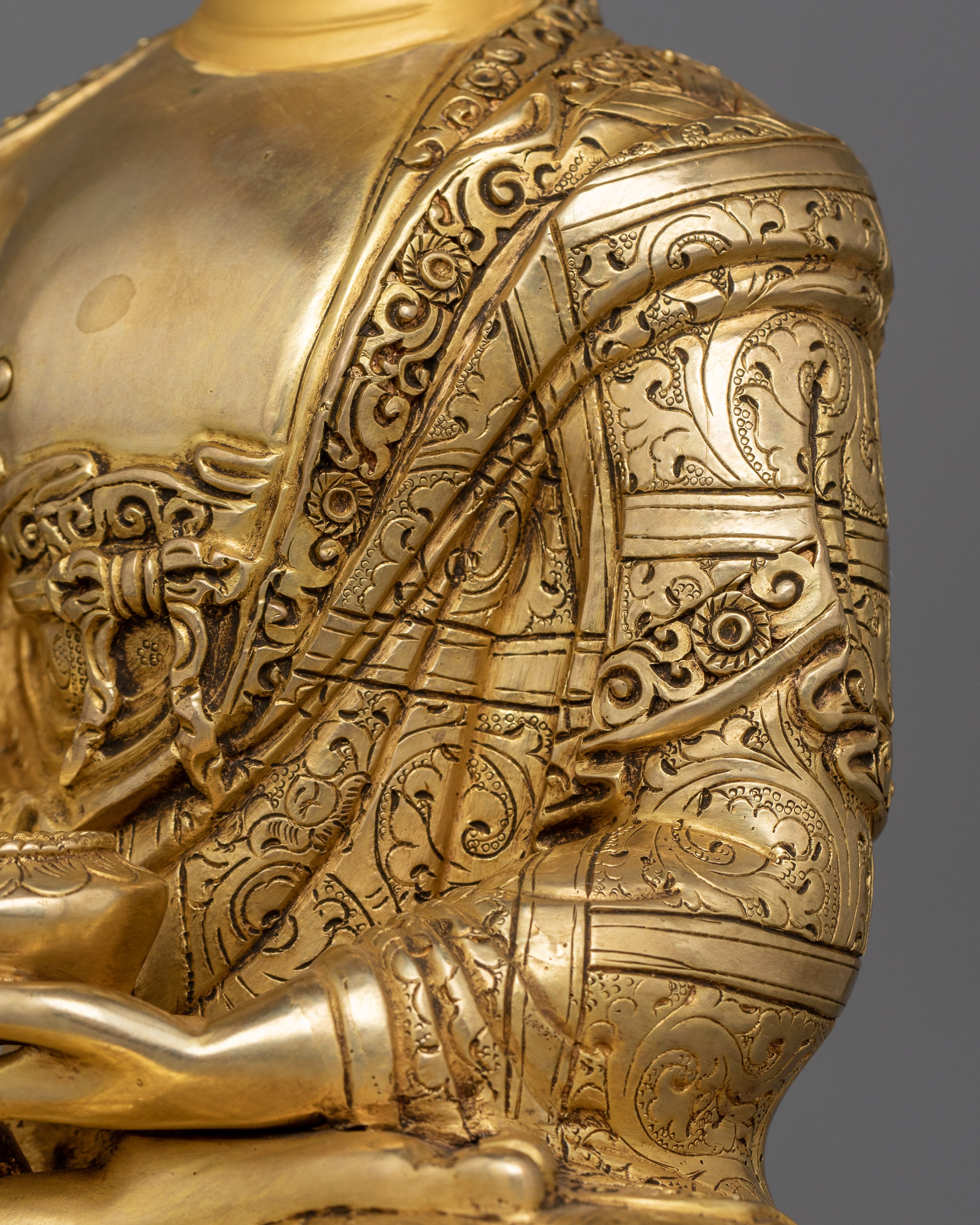 Shakyamuni Buddha Statue for Mindfulness Practice | Ideal for Meditation and Altar Spaces