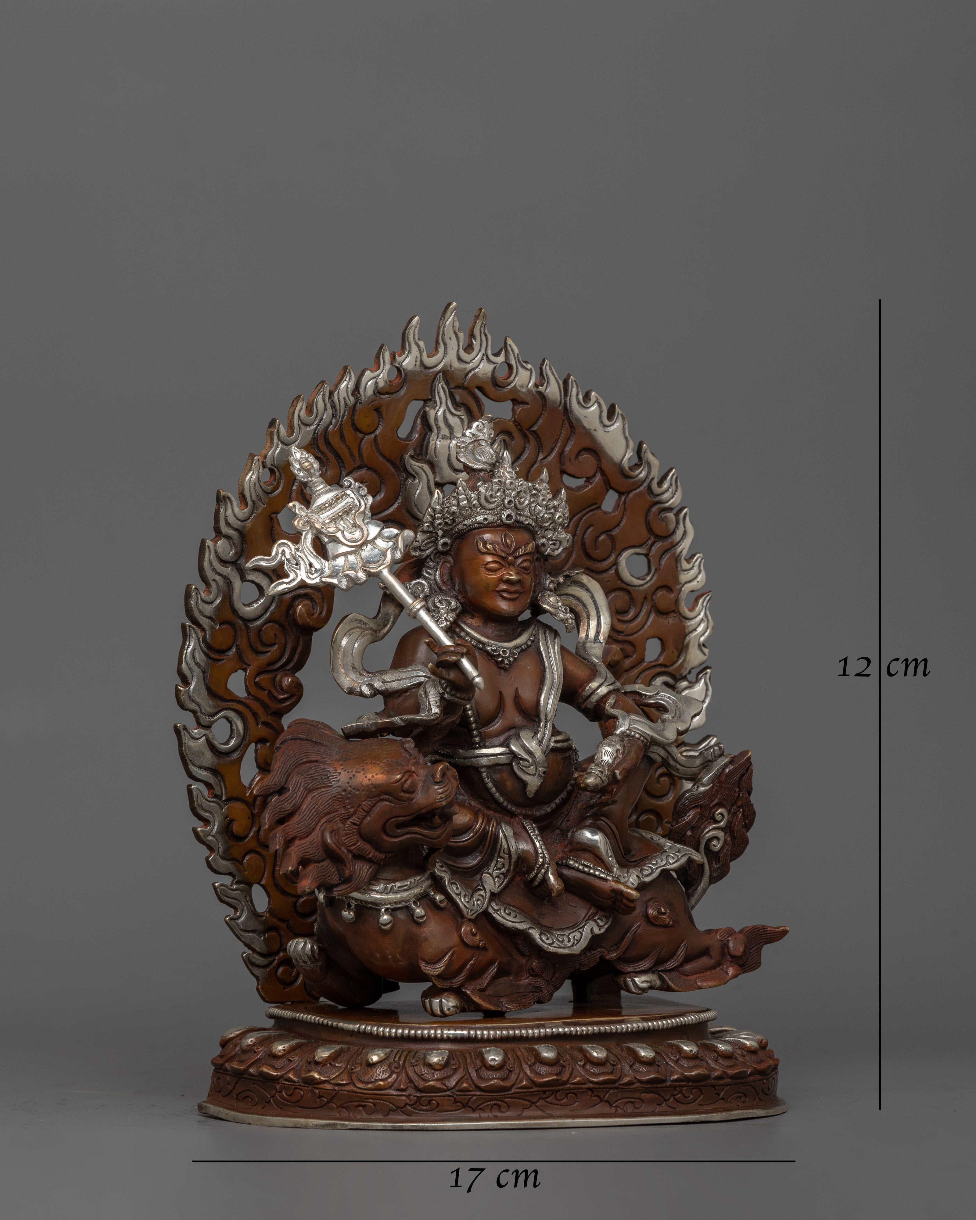 namtoshe-wealth-guardian-sculpture