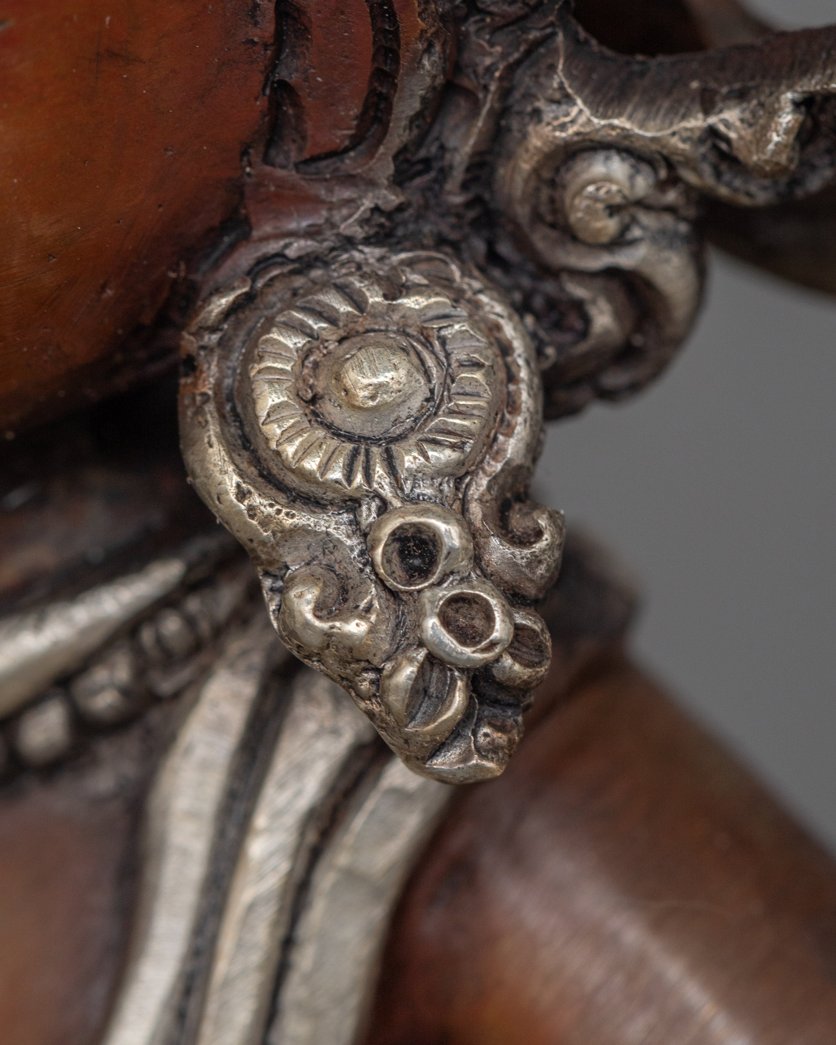 Namtoshe Wealth Guardian Sculpture | Spiritual Protection and Abundance