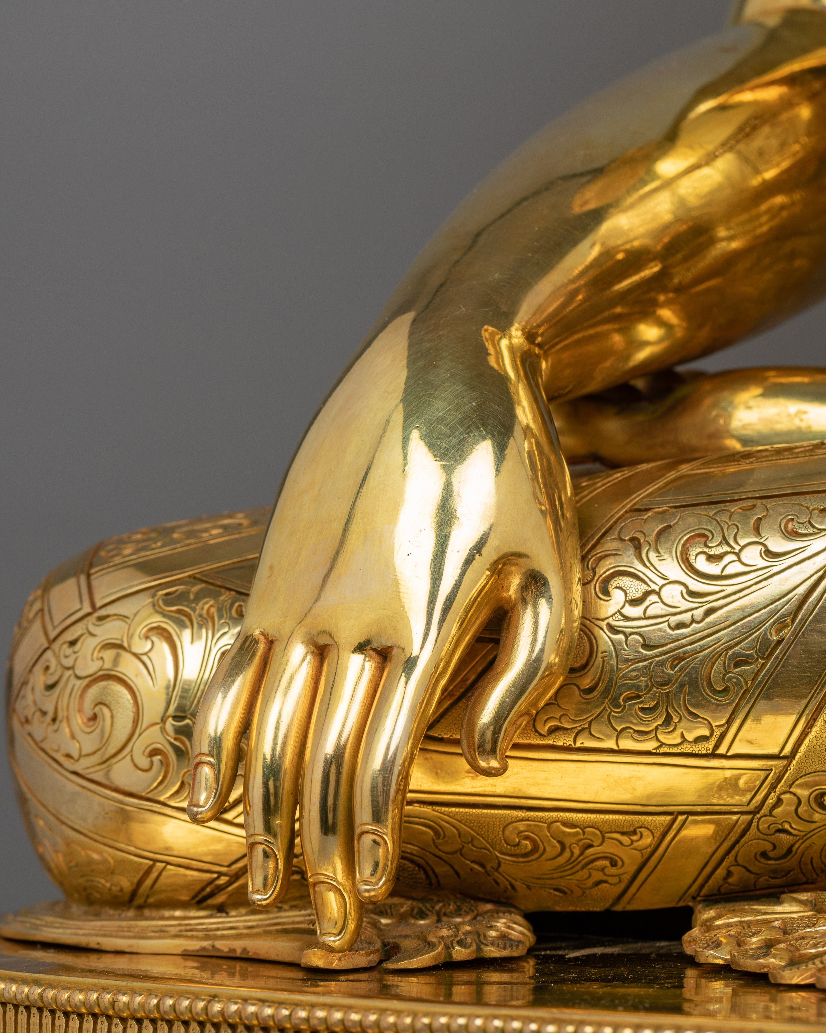 Tranquil Shakyamuni Buddha For Altar | Symbol of Serenity and Inner Wisdom