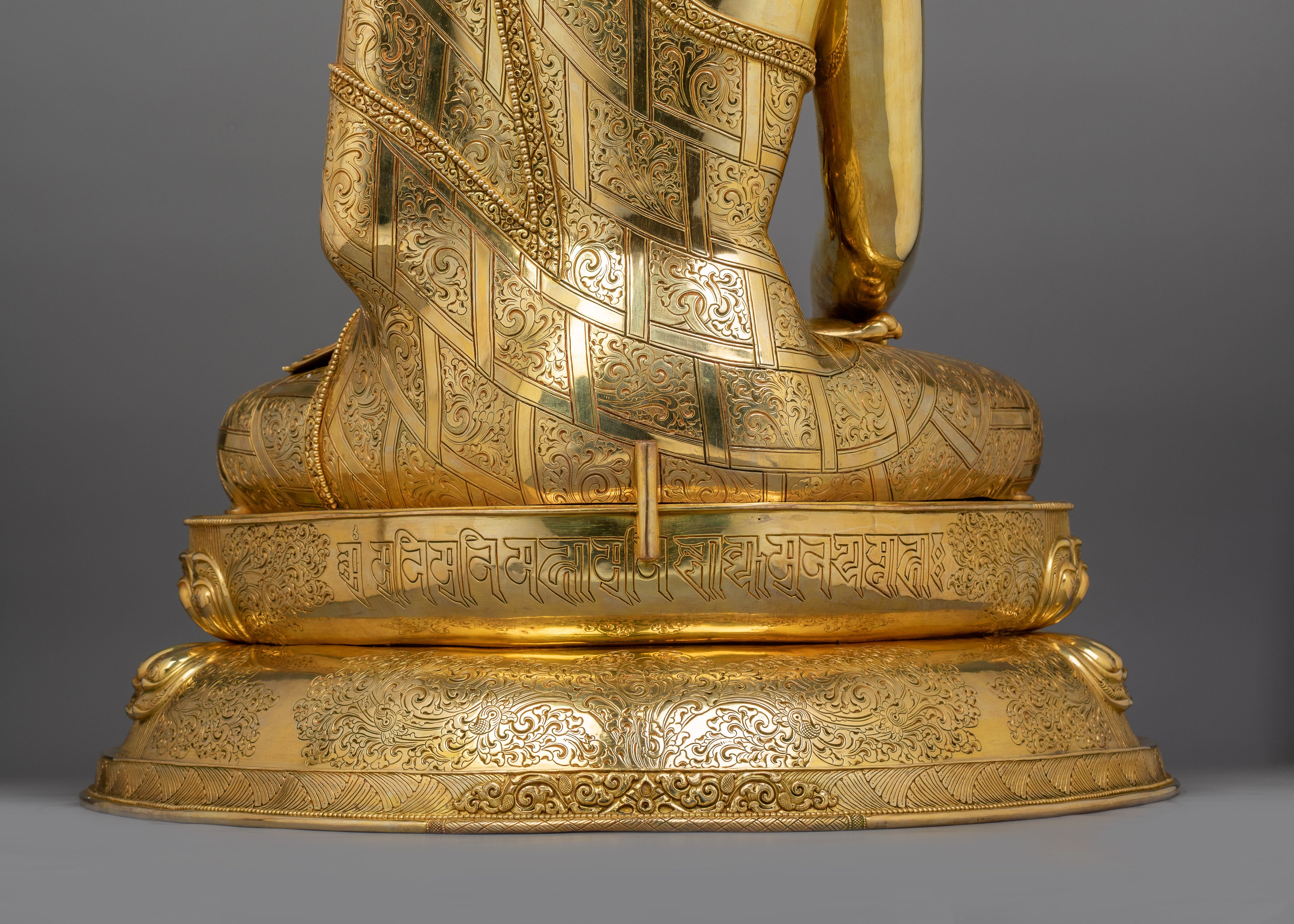 Tranquil Shakyamuni Buddha For Altar | Symbol of Serenity and Inner Wisdom