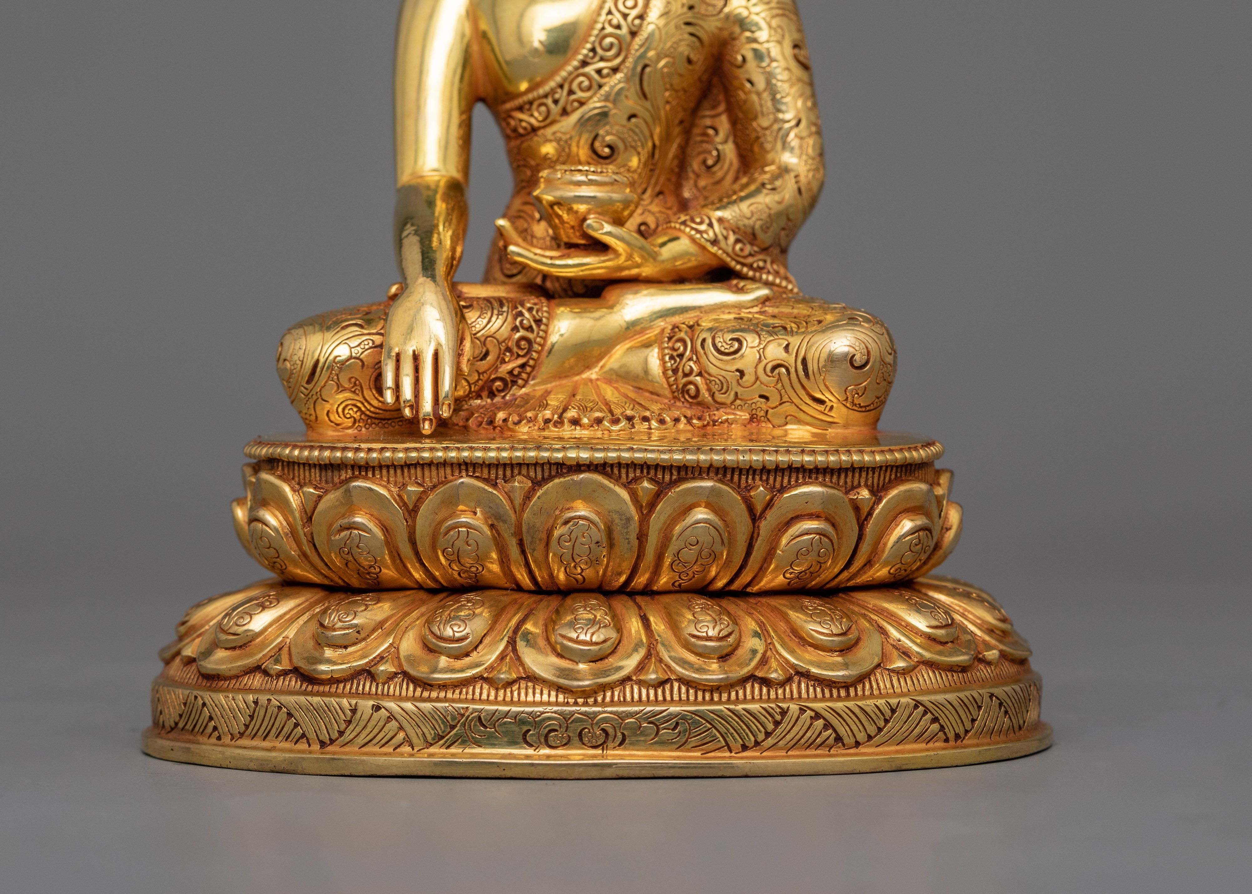 Historical Buddha Shakyamuni With Halo Sculpture | 24K Gold Gilding Nepalese Artwork