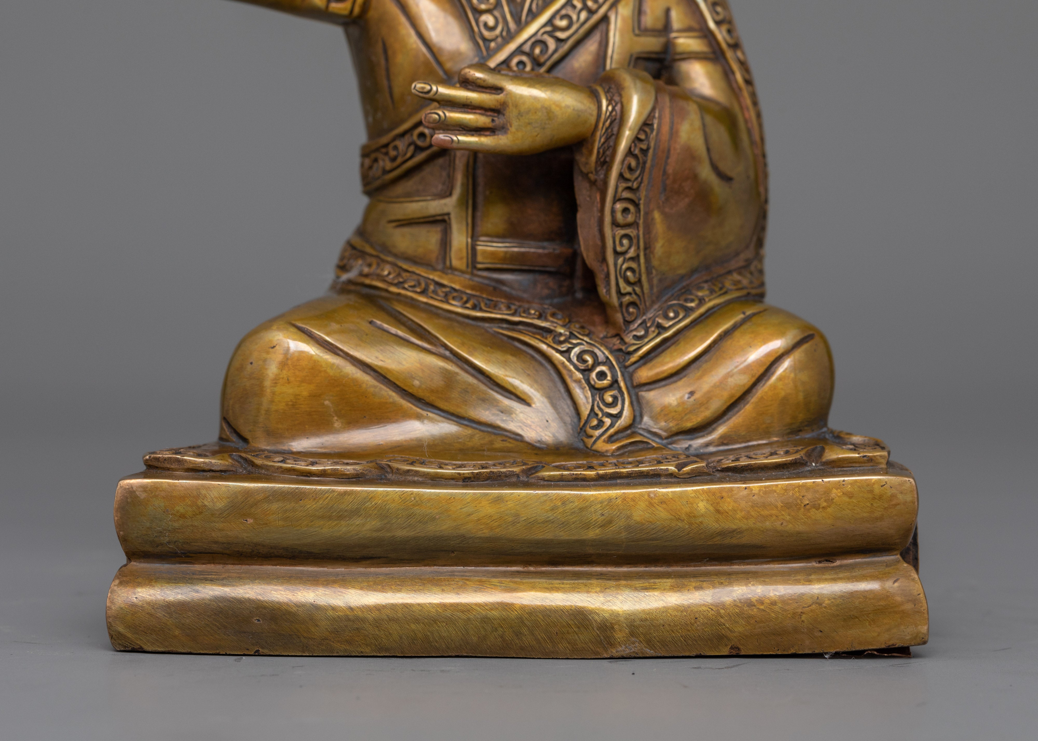 16th Karmapa Rangjung Khyapdak Rigpe Dorje Statue | A Legacy of Tibetan Buddhism