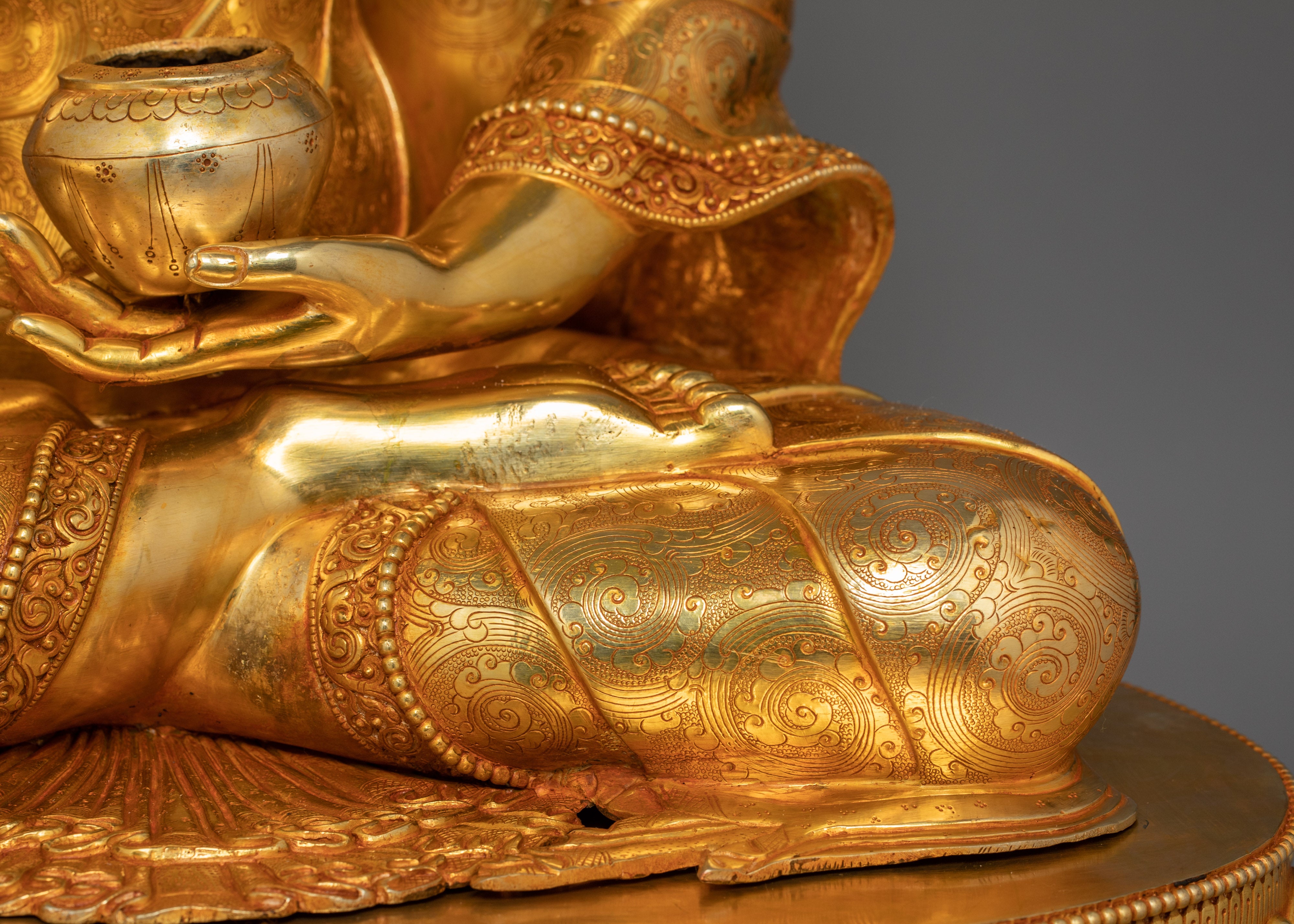 The First Buddha Shakyamuni | Shakyamuni Buddha With Big Sacred Halo