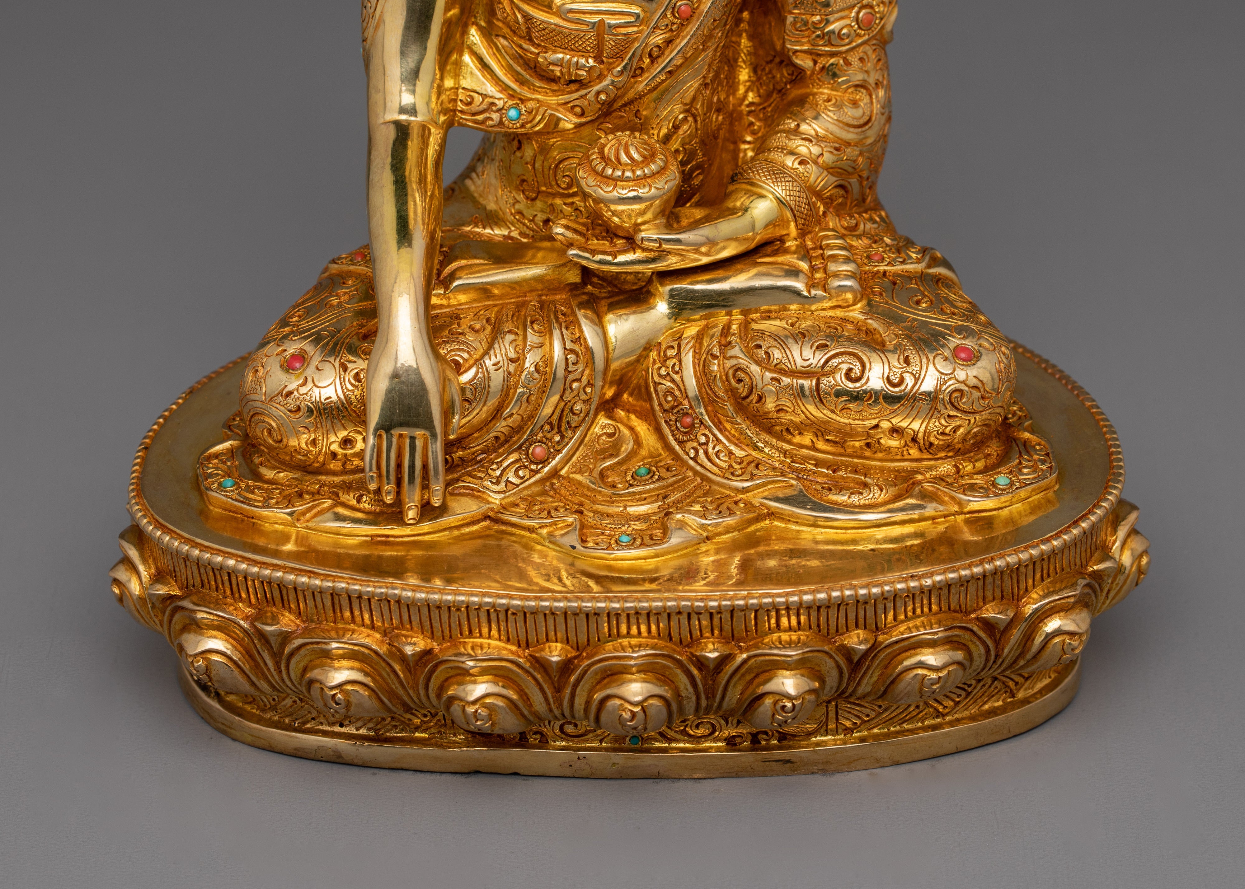Peaceful Buddha Shakyamuni Figurine for Serenity | Buddhist Meditating Sculpture