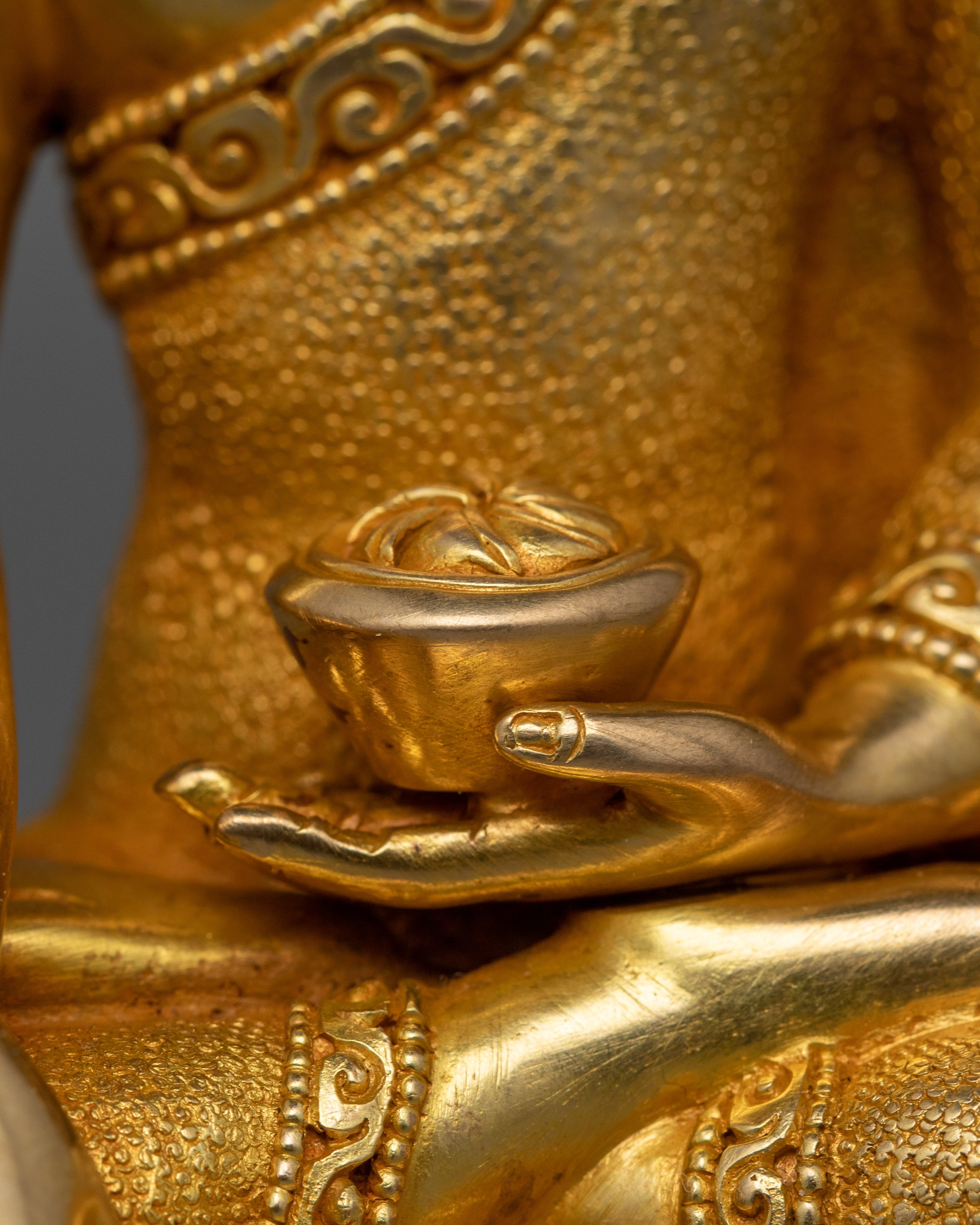 Shakyamuni Buddha Spiritual Awakening Statue | 24k Gold Gilded Sculpture
