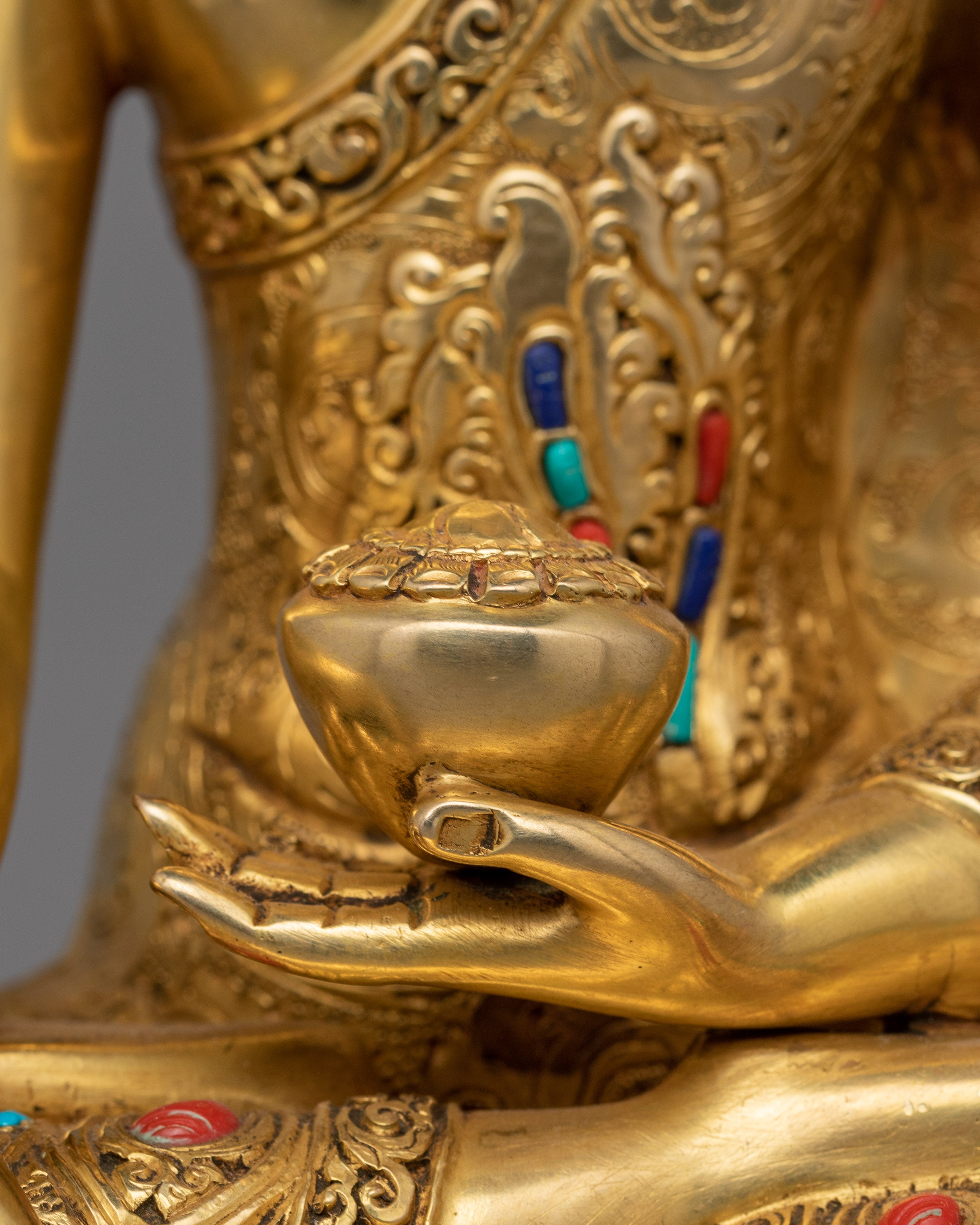 Dharma Teacher Shakyamuni Buddha Statue | A Symbol of Enlightenment