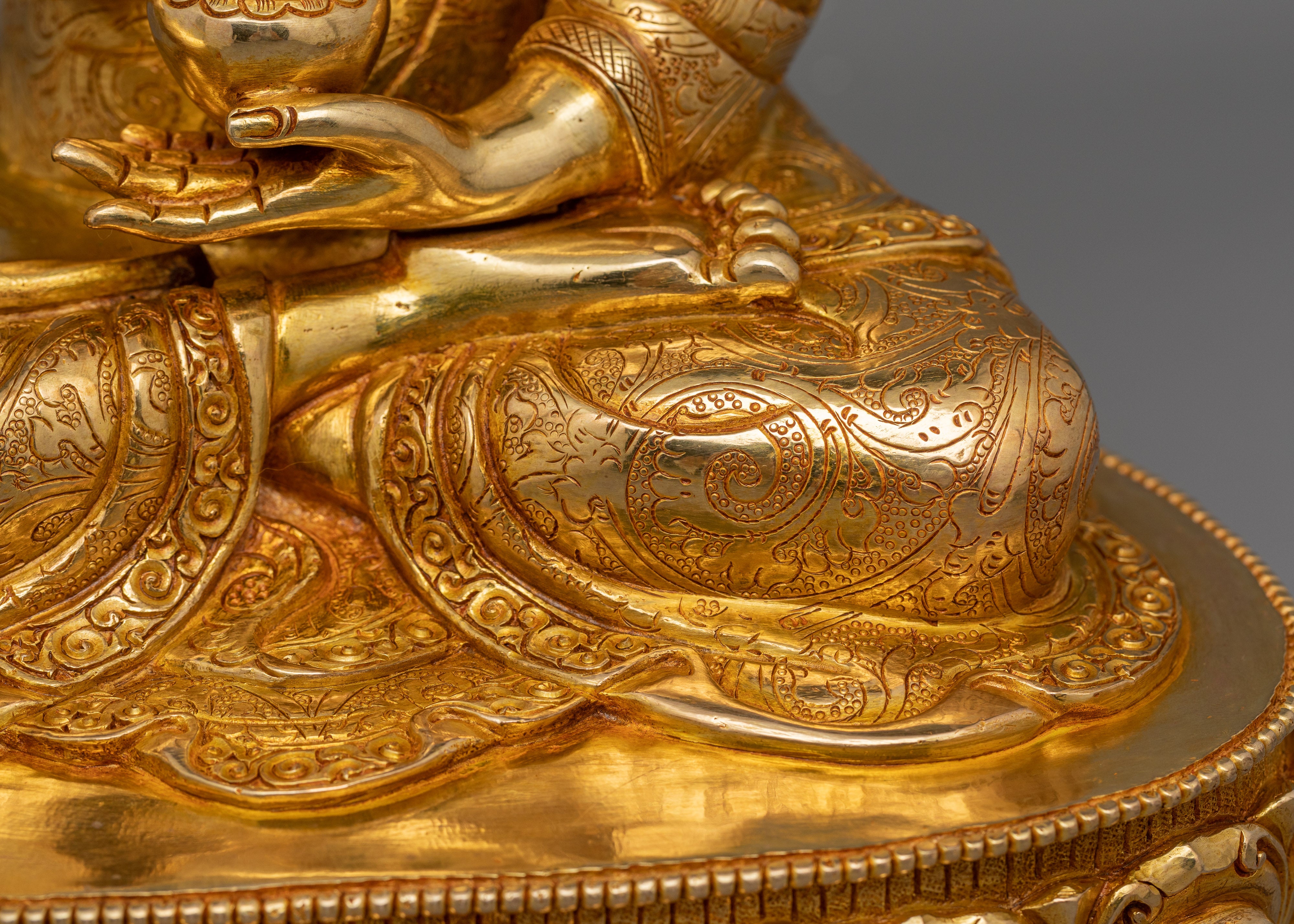 Buddhist Meditating Shakyamuni Buddha Sculpture | Symbol of Wisdom