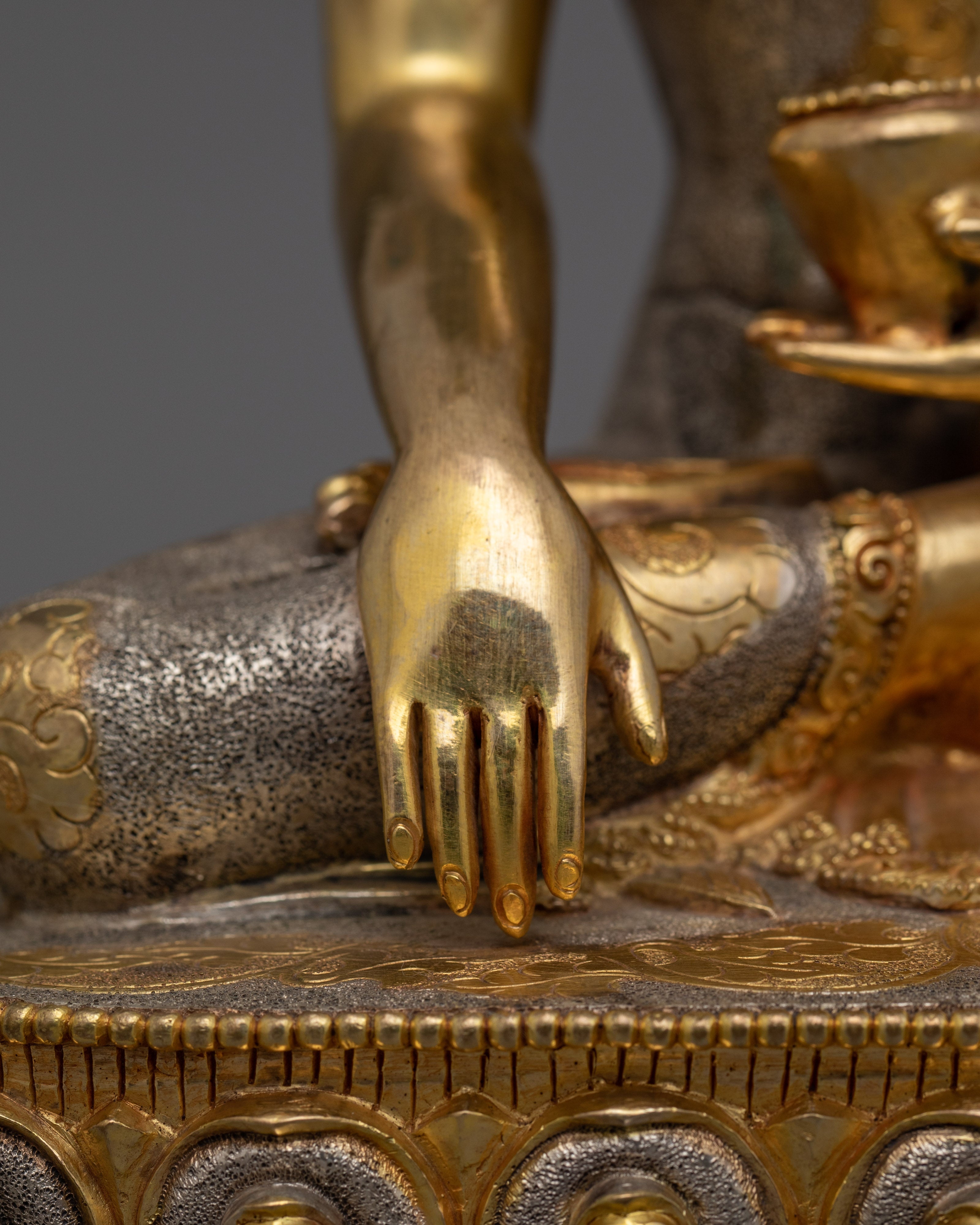 Buddhist Meditating Shakyamuni Buddha Sculpture | A Symbol of Wisdom
